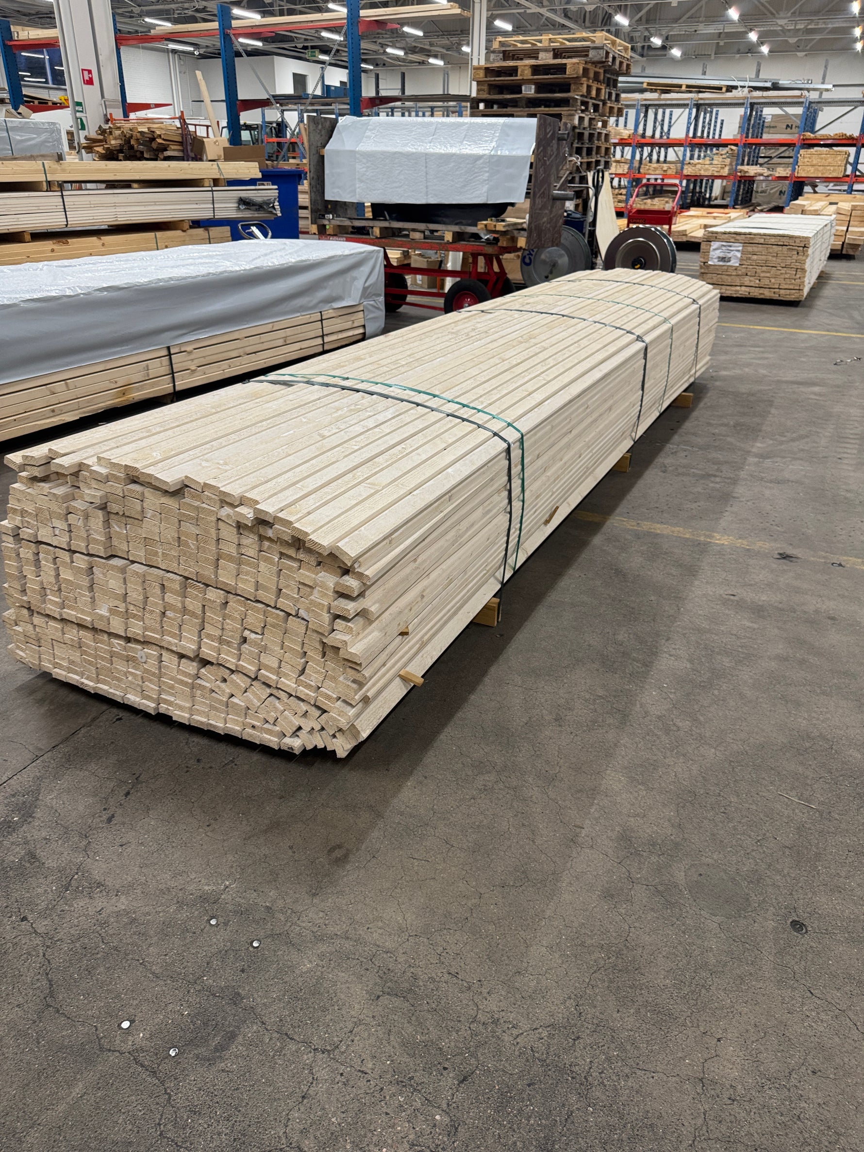 Paket Lockläkt 22x45mm, 489st 4.2m- Grundmålad