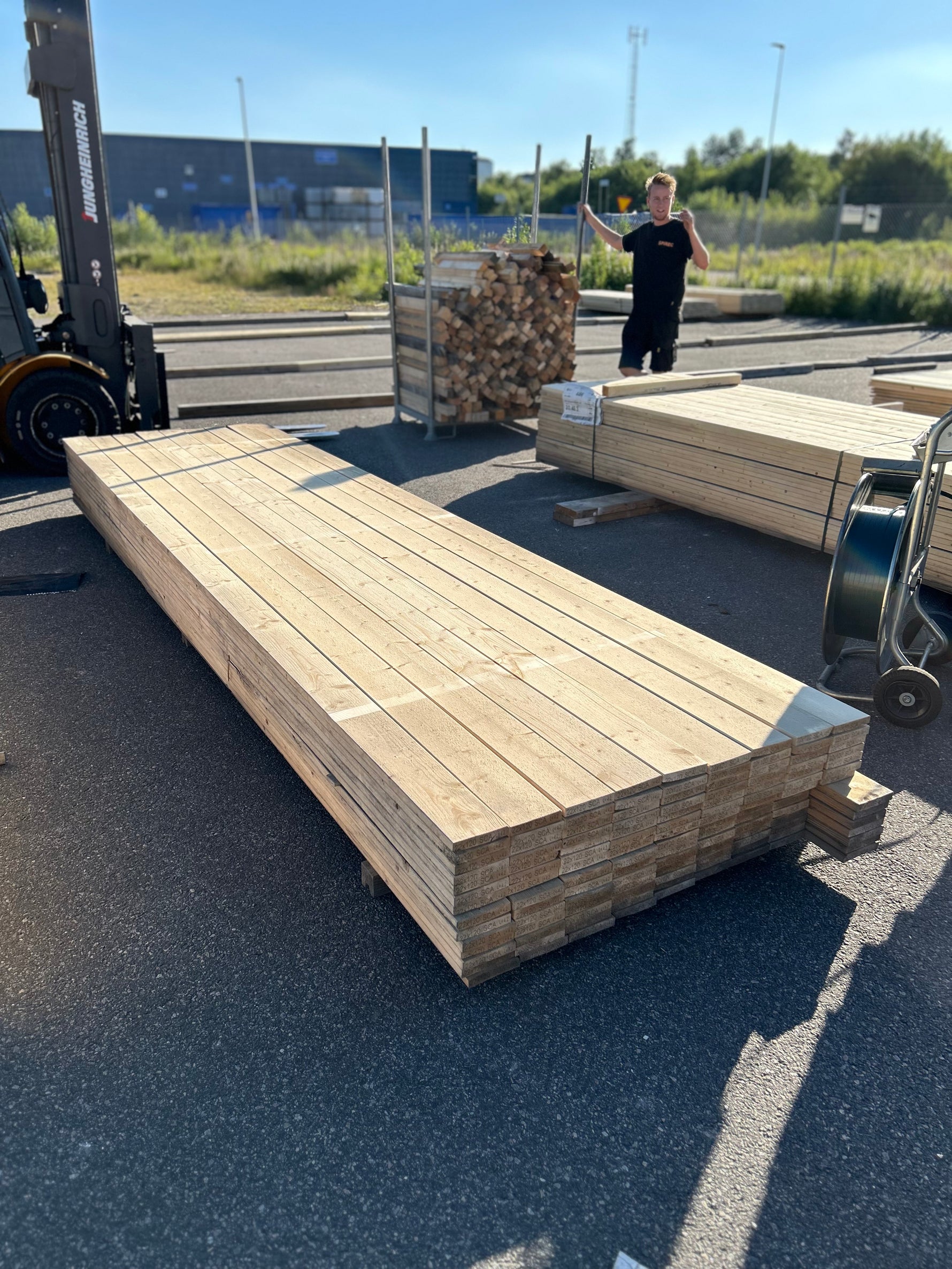 Paket Finsågade Brädor 22x120mm, 126st 4.20m- Väderbitet
