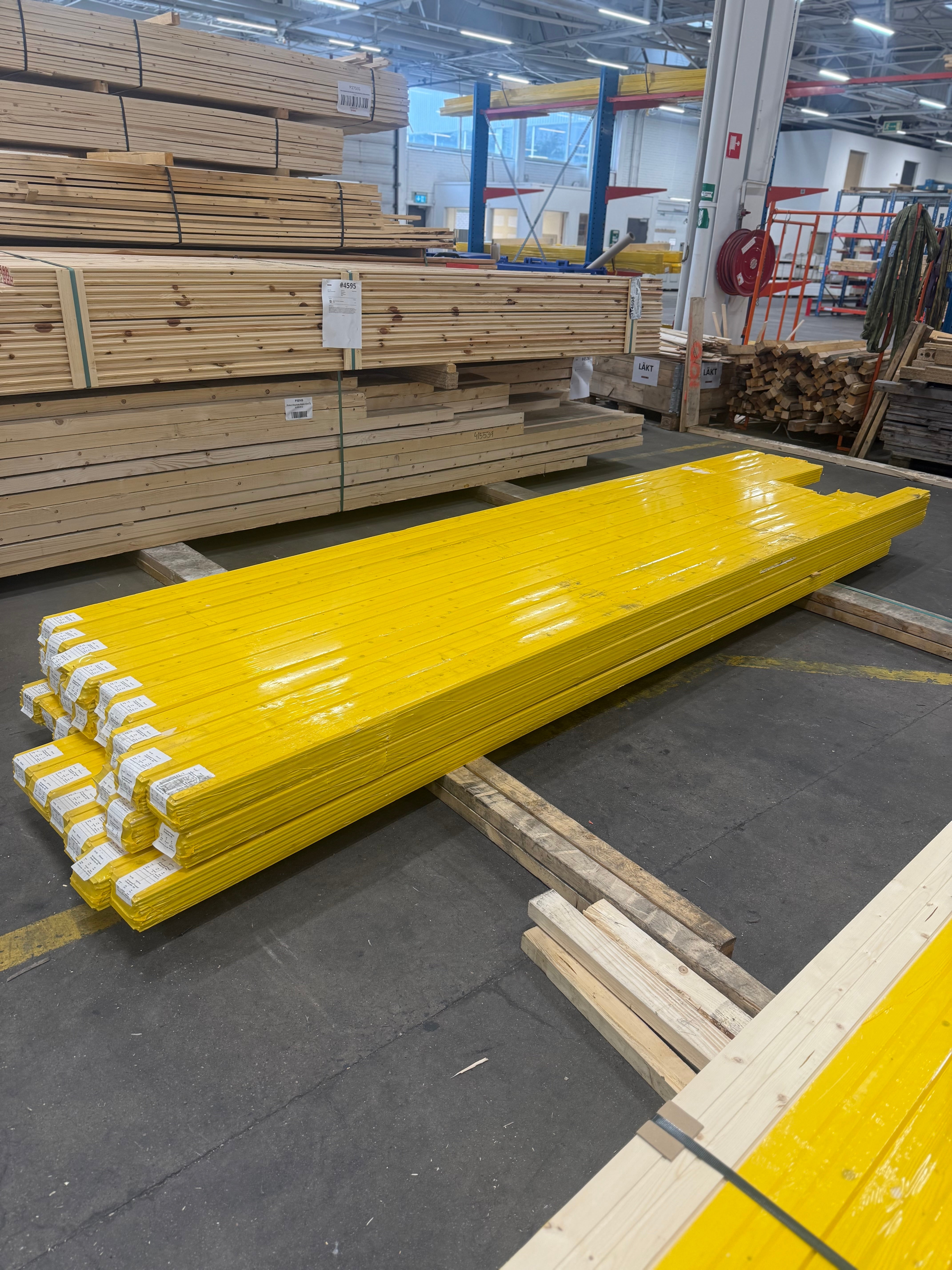 Paket Springpanel Finsågad Vitmålad Gran 14x120mm