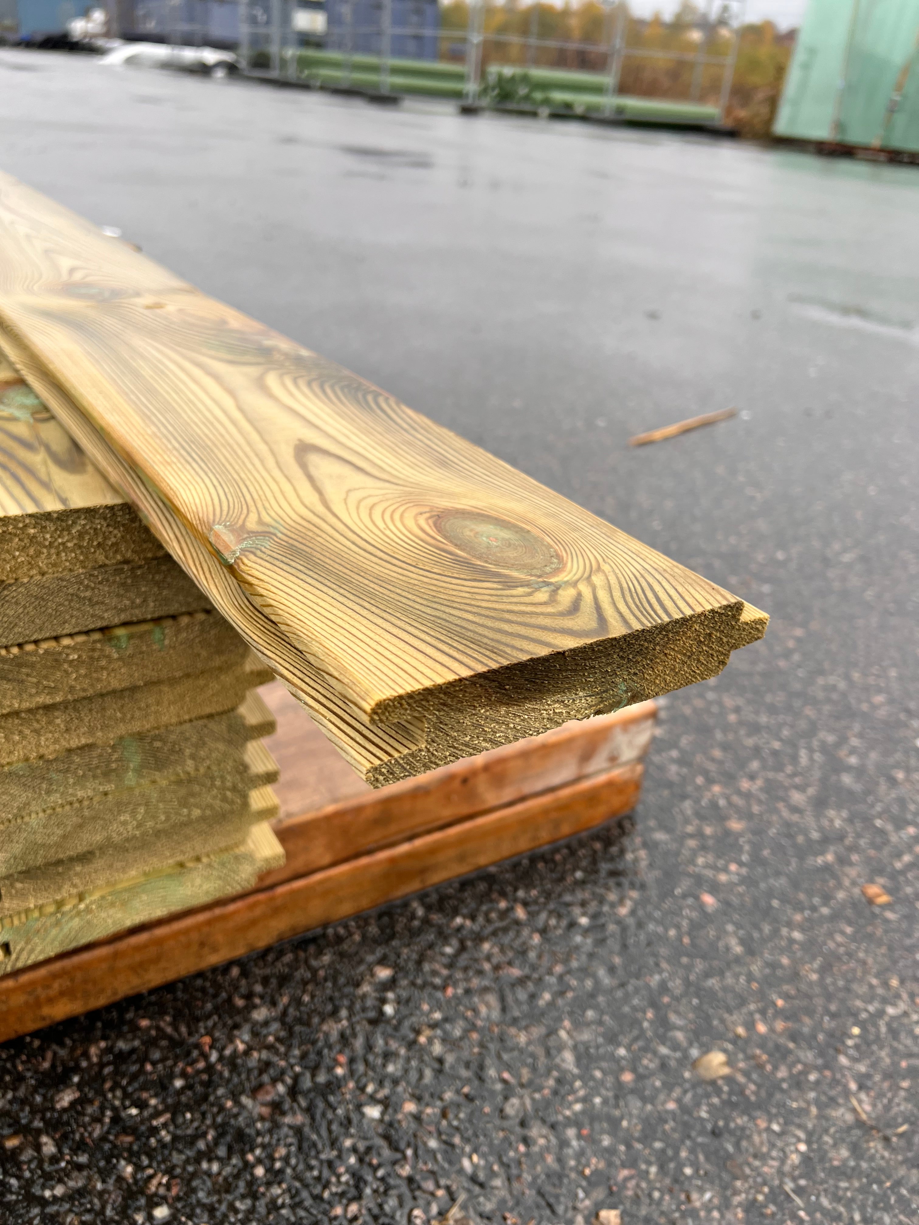 Paket Spontad Panel Hyvlad 27x145mm – 81 st 2.0m Tryckimpregnerad
