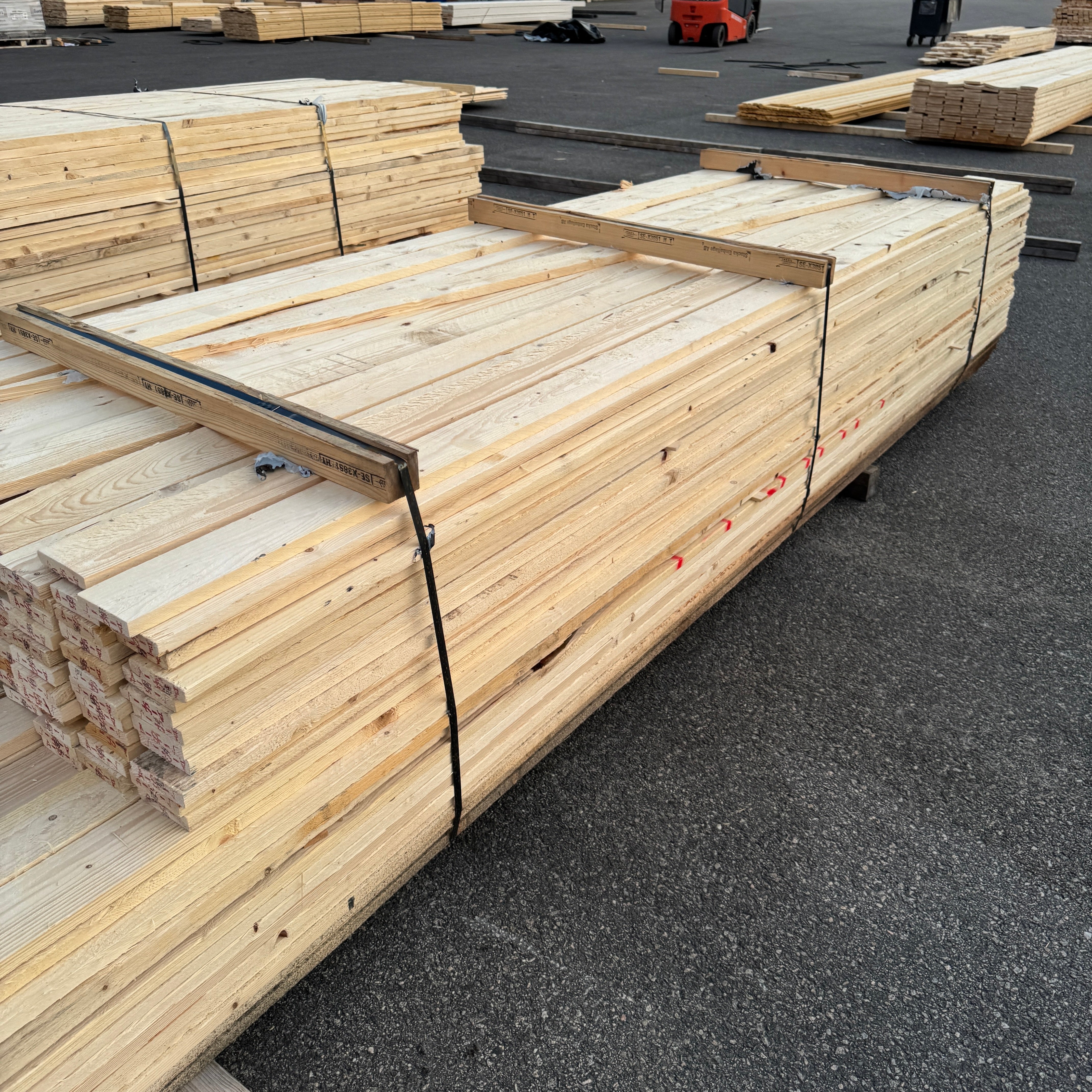 Paket Brädor 22x100mm Råsågad – 265 st (3,6–5,4 m, gran, obehandlad)