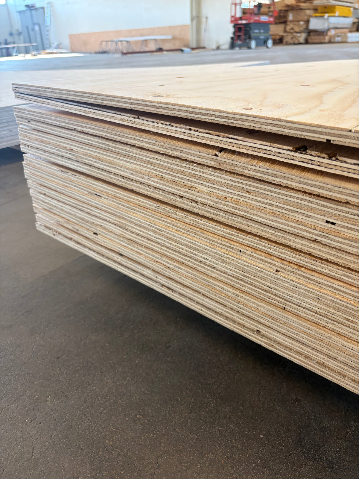 Paket Konstruktionsplywood 12×1200×2400 mm – 16 st