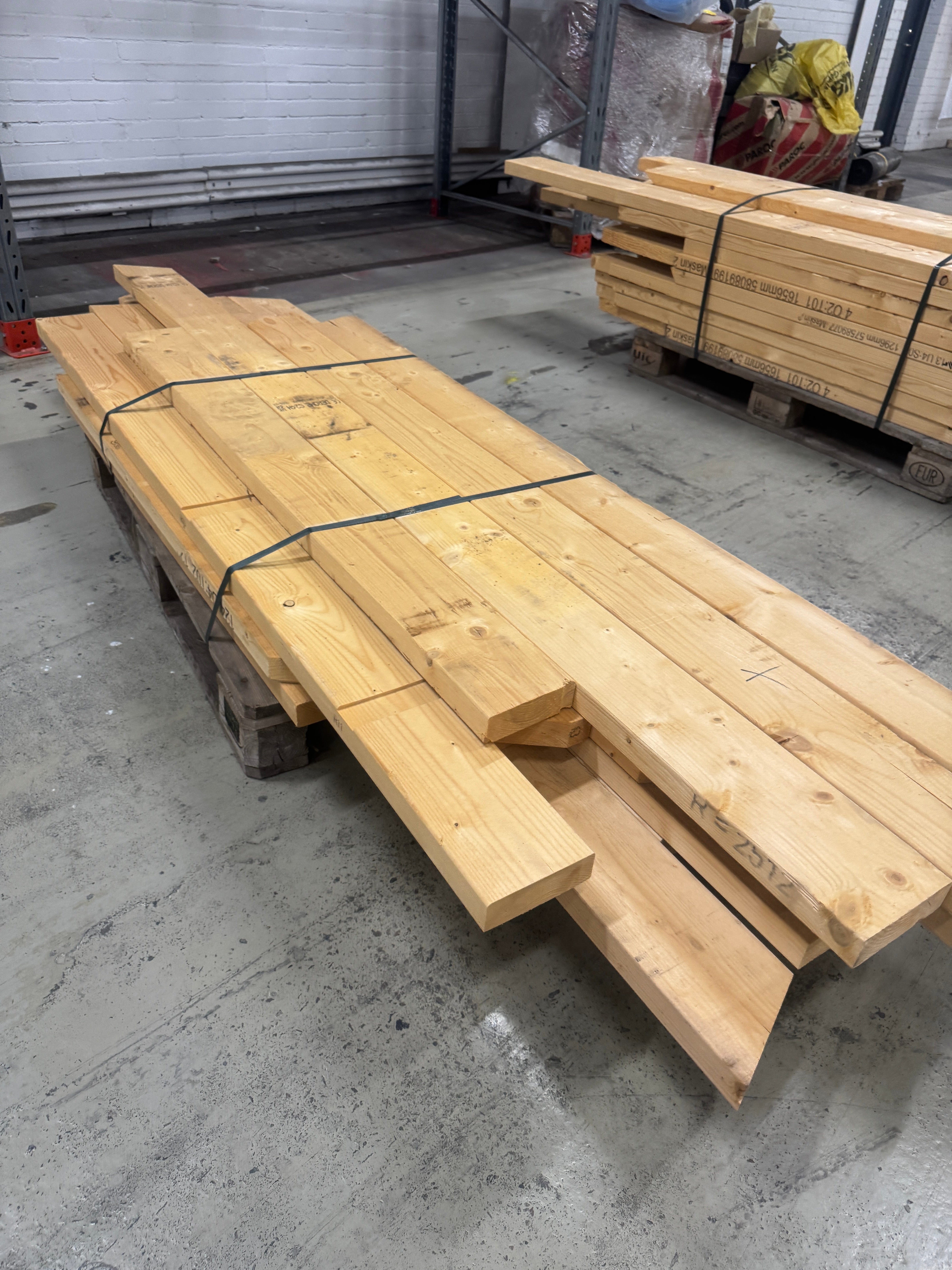 Paket Virke 45x145 – ca 19 st (1,80–2,60 m, Gran)