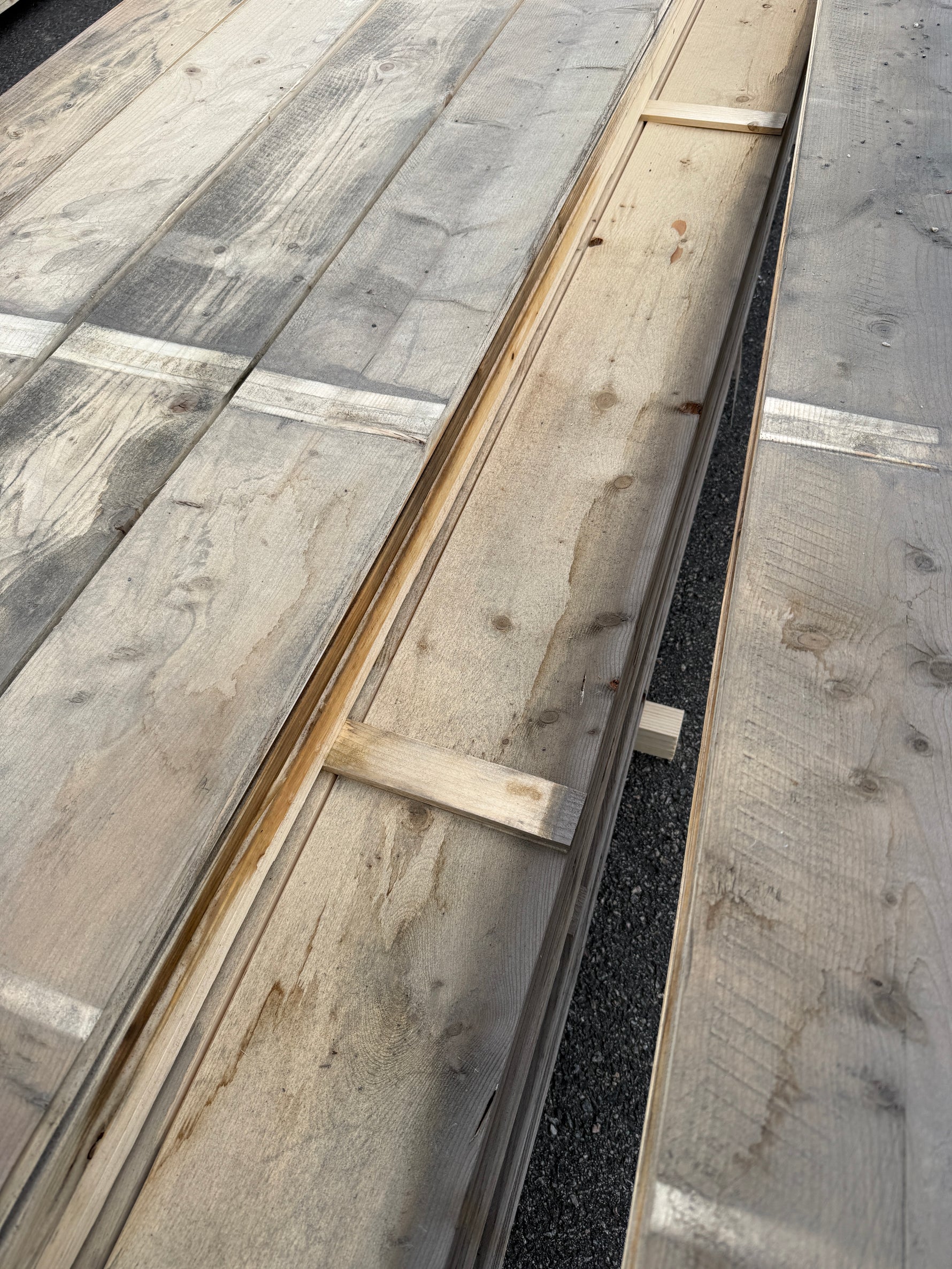 Paket Finsågade Brädor 22x195 mm – 4,80 m 130st (Fuktskadat)