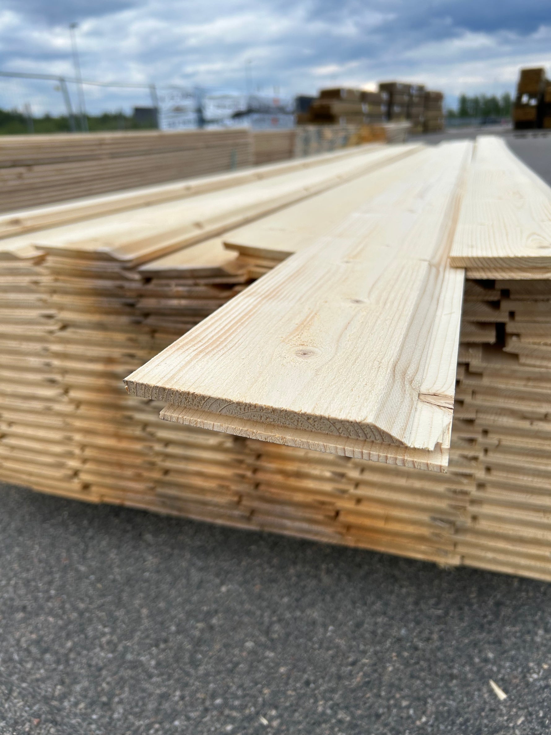 Paket Ytterpanel Enkelfas Fals 22x145mm 4.20m – 121st (Obehandlade)