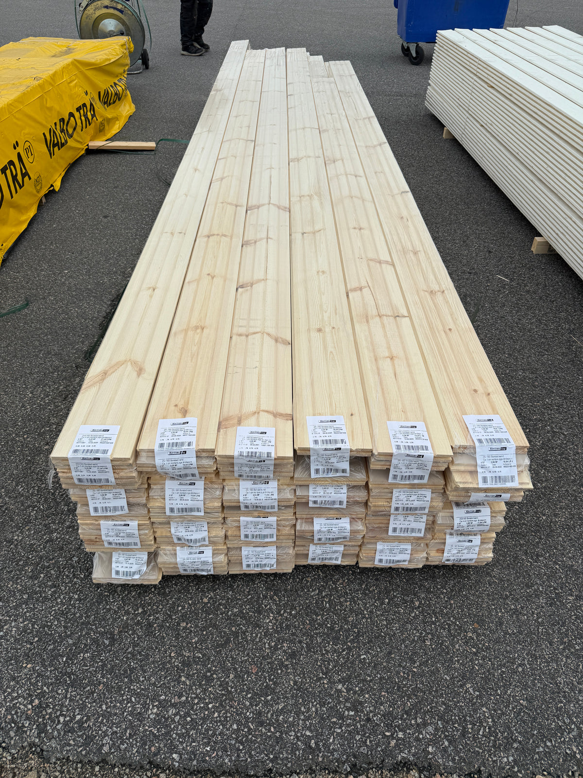 Parti Massivt Furugolv Borstad Ljusgrå Ekonomi 25x160 mm – 63,54 m²