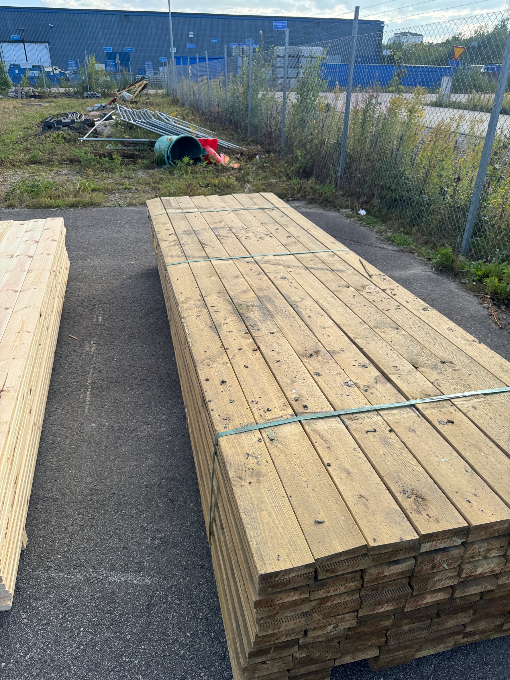 Paket Rillad Trall 28x120 – 144st – 3.60 m – NTR AB A-sortering