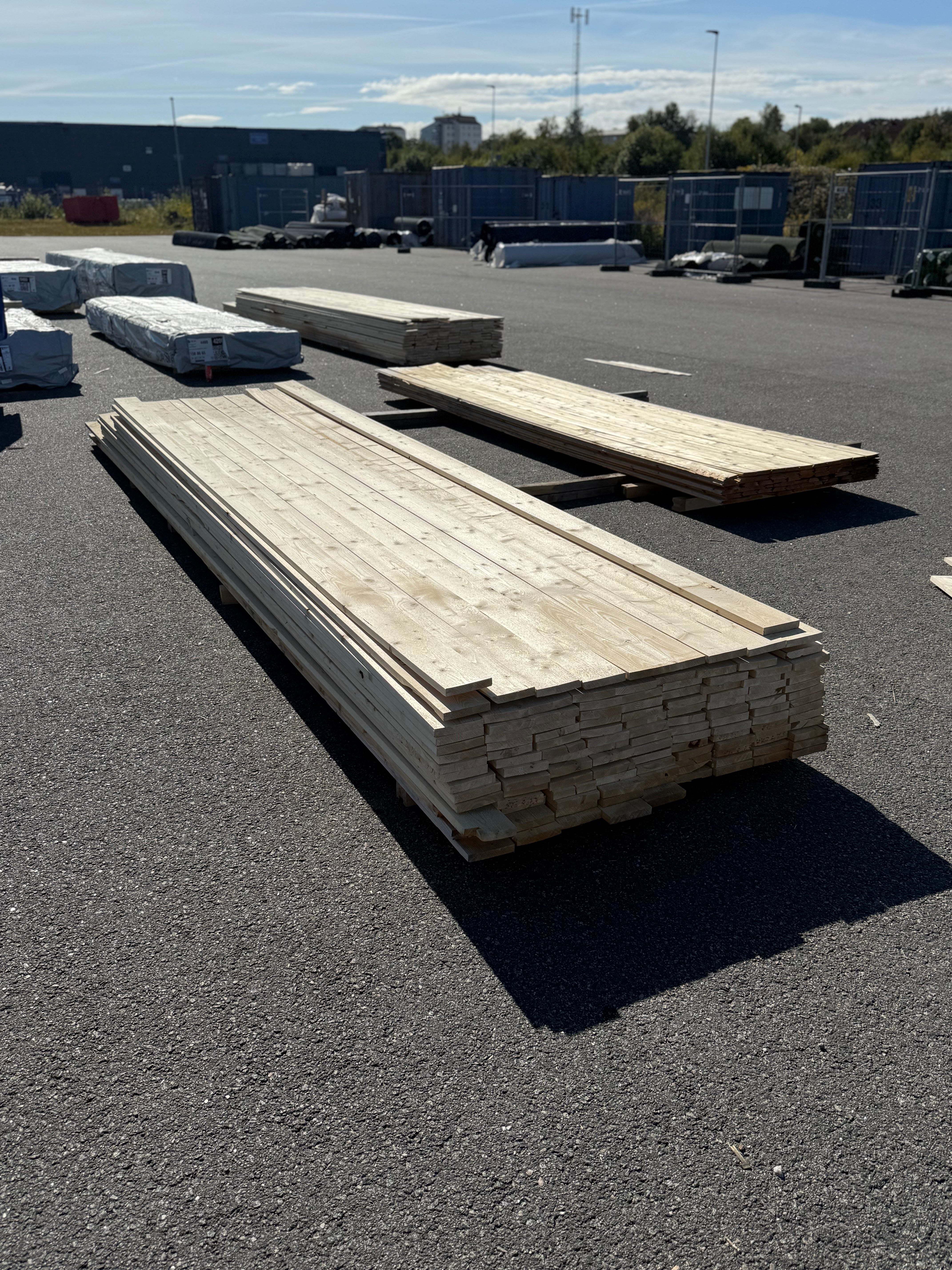 Paket Finsågad Panel 22x120mm 132st 4.20–5.40m – Andra sortering