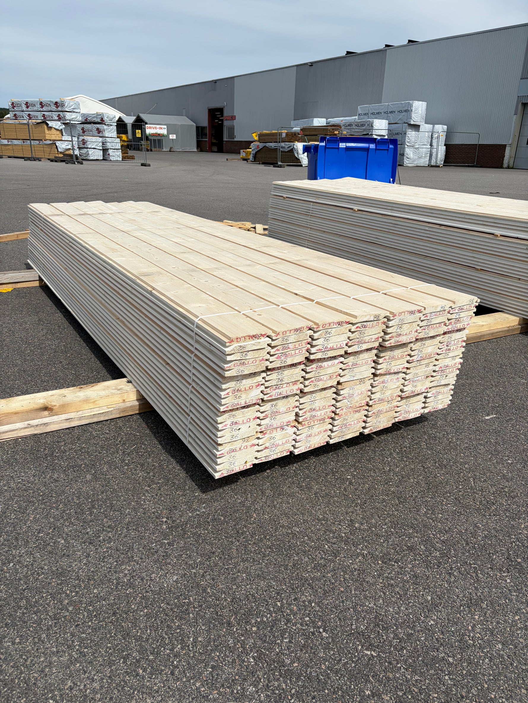 Paket Ytterpanel Enkelfas Halvspont 22x145mm, 140st 3.60m Grundmålad