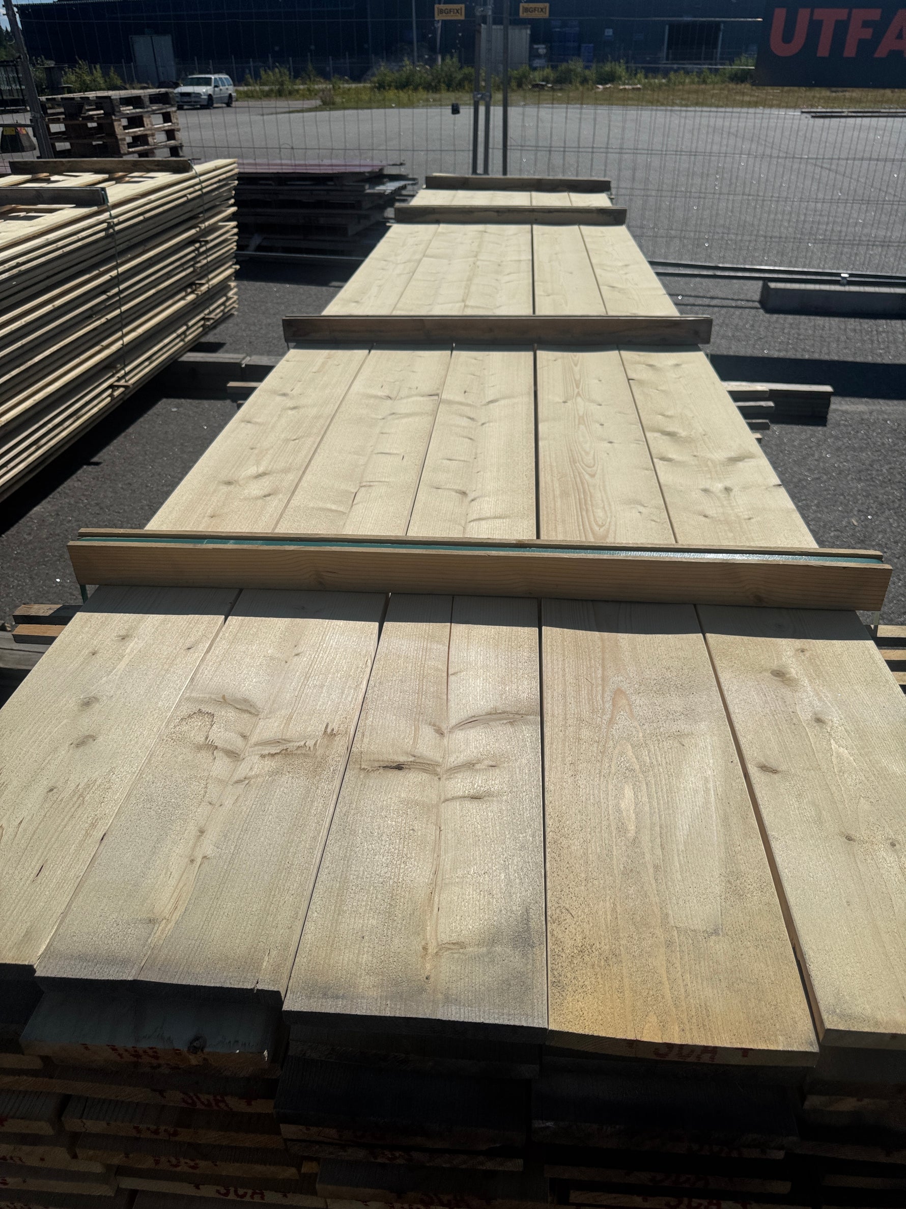 Paket Finsågade Brädor 22x195mm 5,40m 125st B-sortering