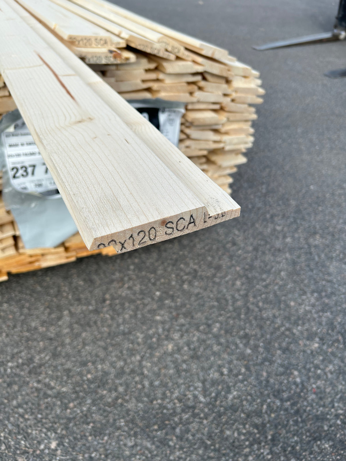 Paket Spårpanel 22x120 mm – 3,60–4,20 m (Andra sortering)