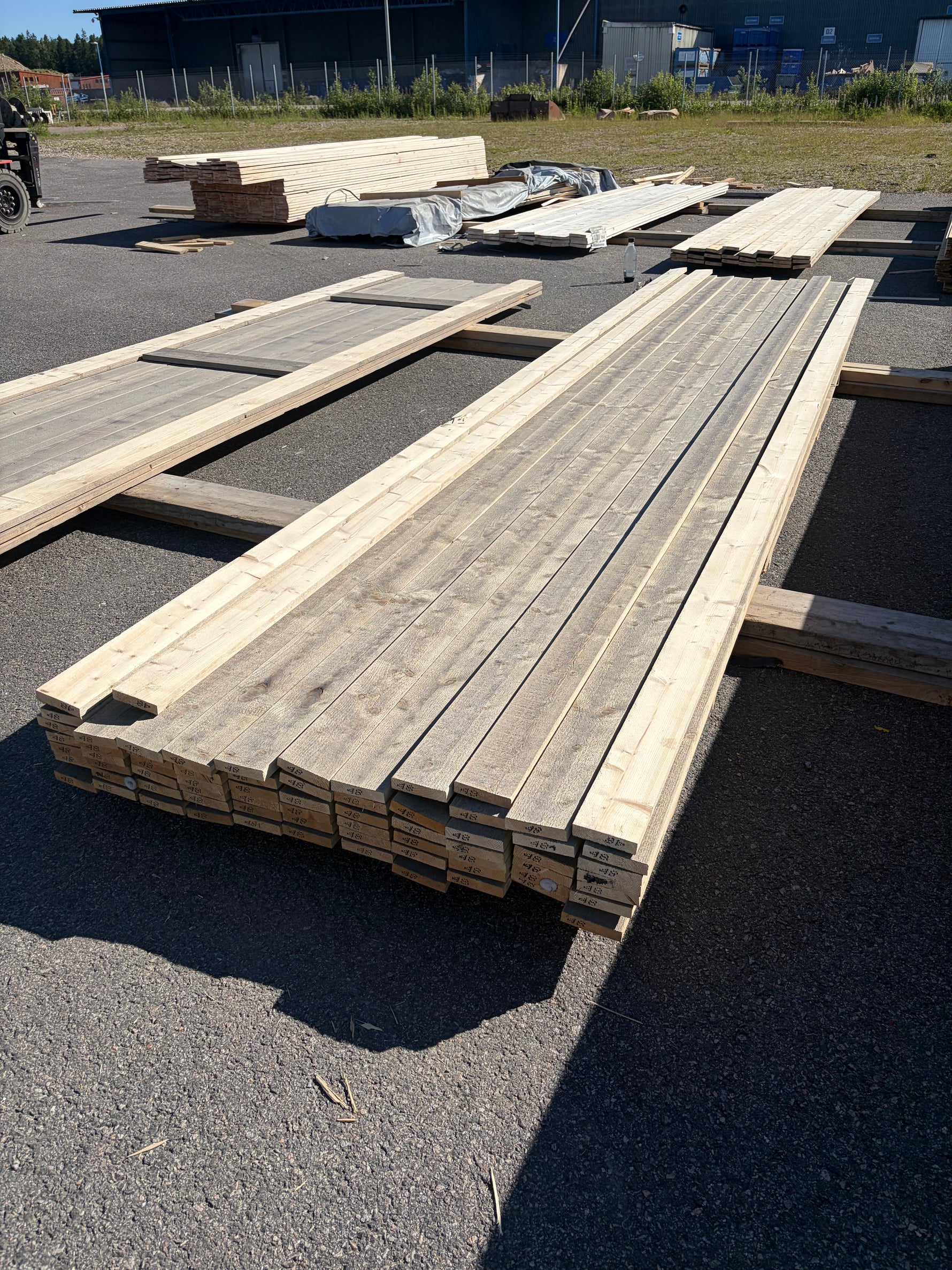 Paket Finsågade Brädor 22x95mm, 70st 4.80m- Lasyr