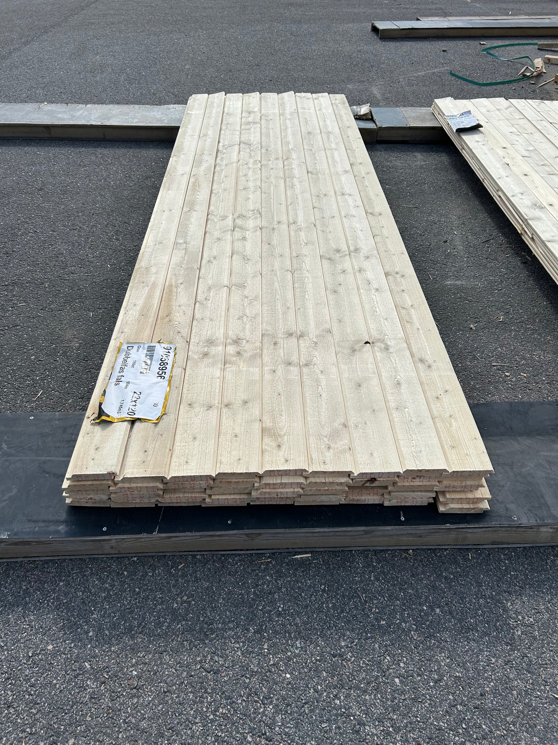 Paket Ytterpanel Dubbelfas Fals 22×120 mm 3,00 m 45 st Gran