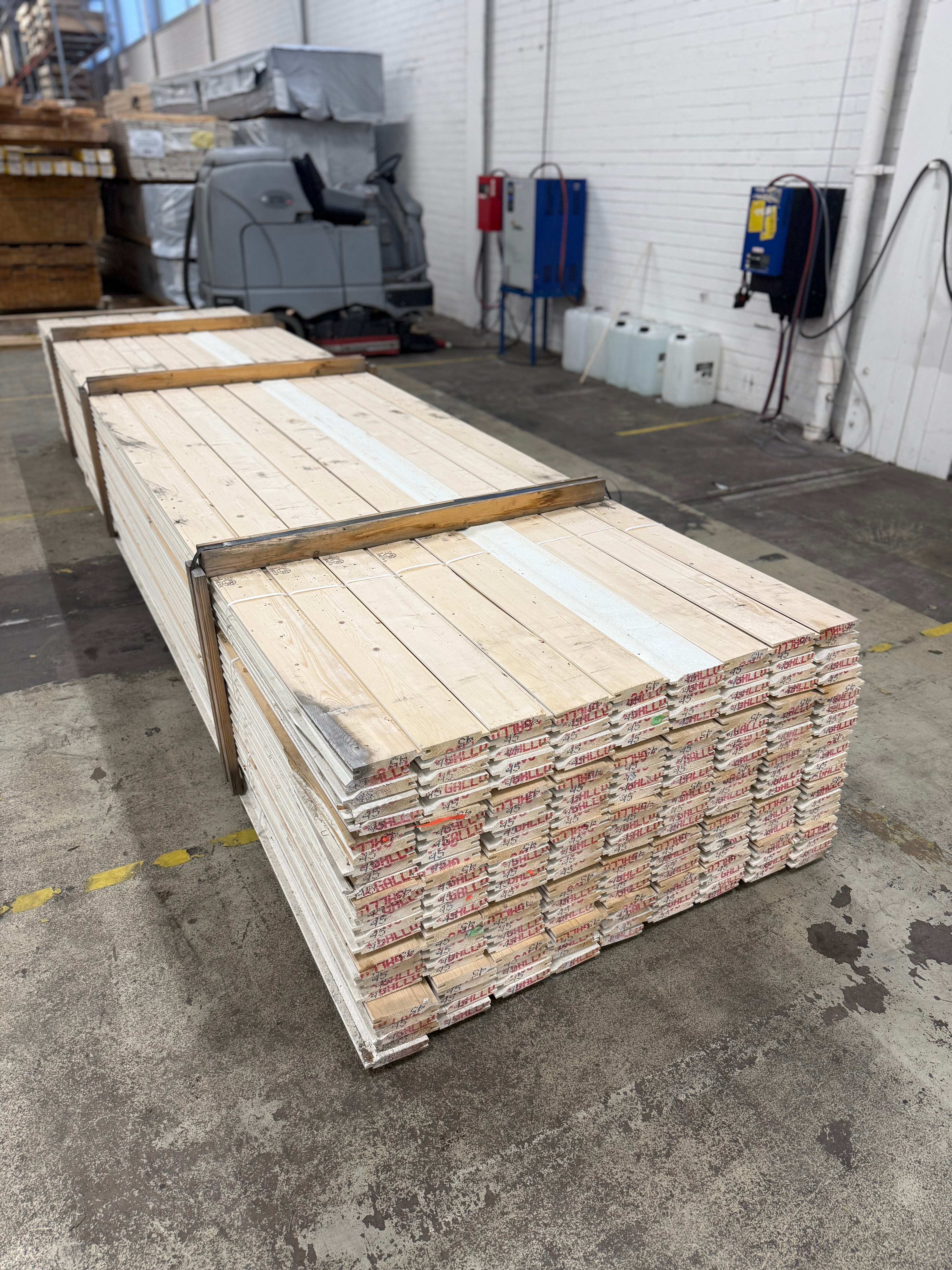 Paket Enkelfasspont 22×120 – 225 st (4.50 m) Grundmålad Vit