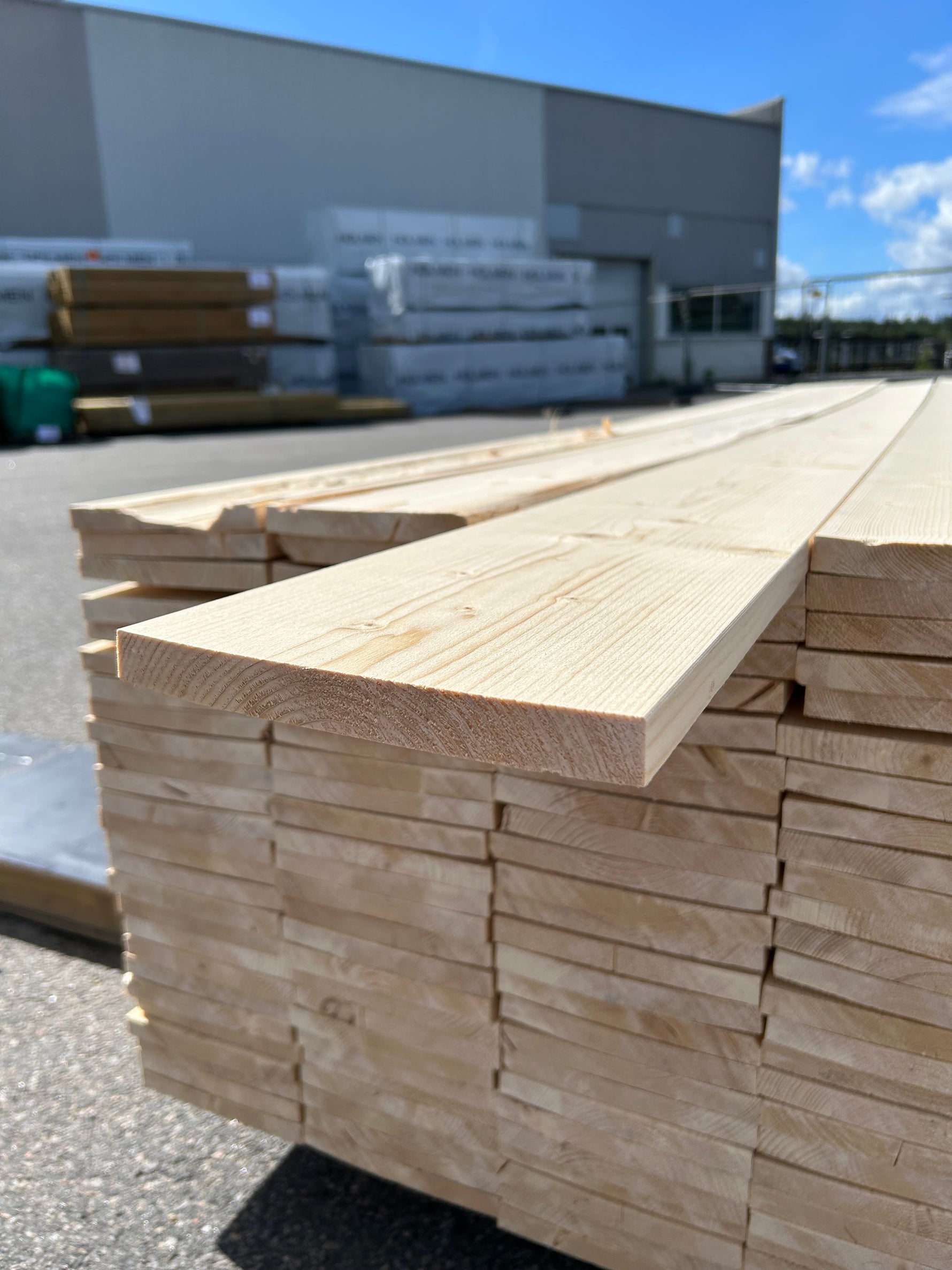 Paket Finsågade Brädor 22x195mm, 129st 4,20–5,40m (Andra sortering)