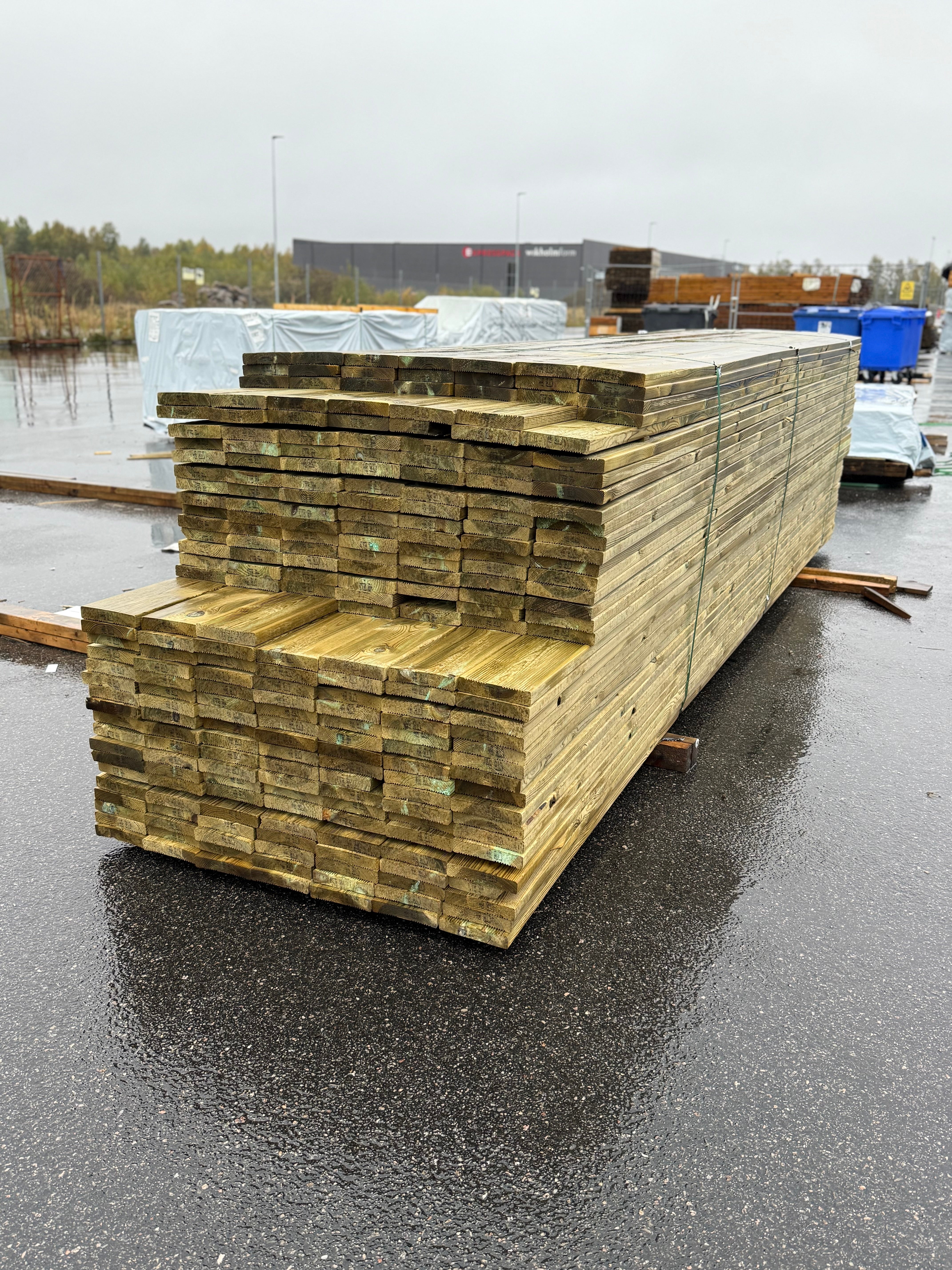 Tryckimpregnerad Rillad Trall 27x145 – 245 st, 3,6-4,20m (B-sortering)