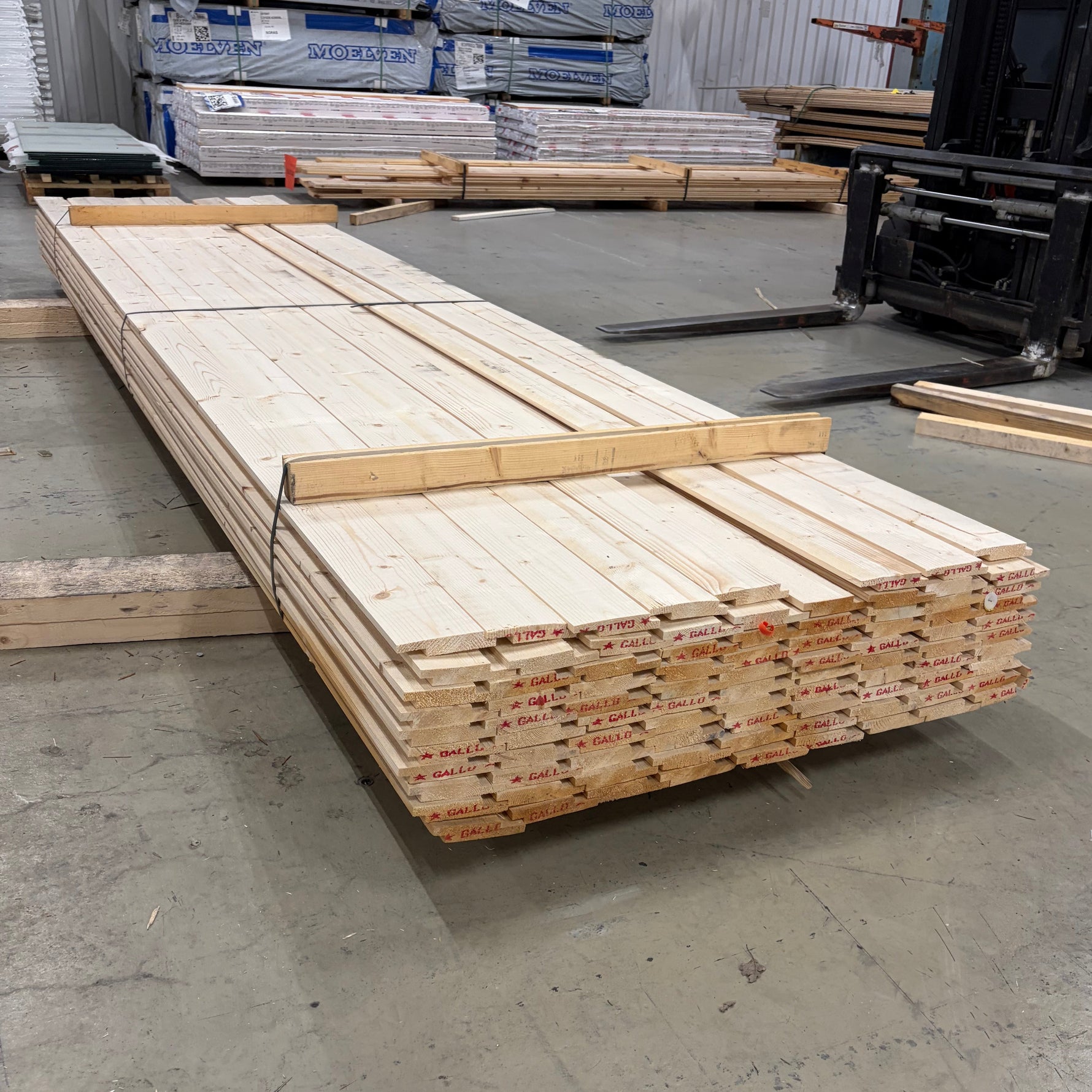 FOTAD PÅ HYVLADE SIDAN ISTÄLLET FÖR FINSÅGADE SIDAN Paket spontad panel 22x120 4,20 m 89 st - Spirec