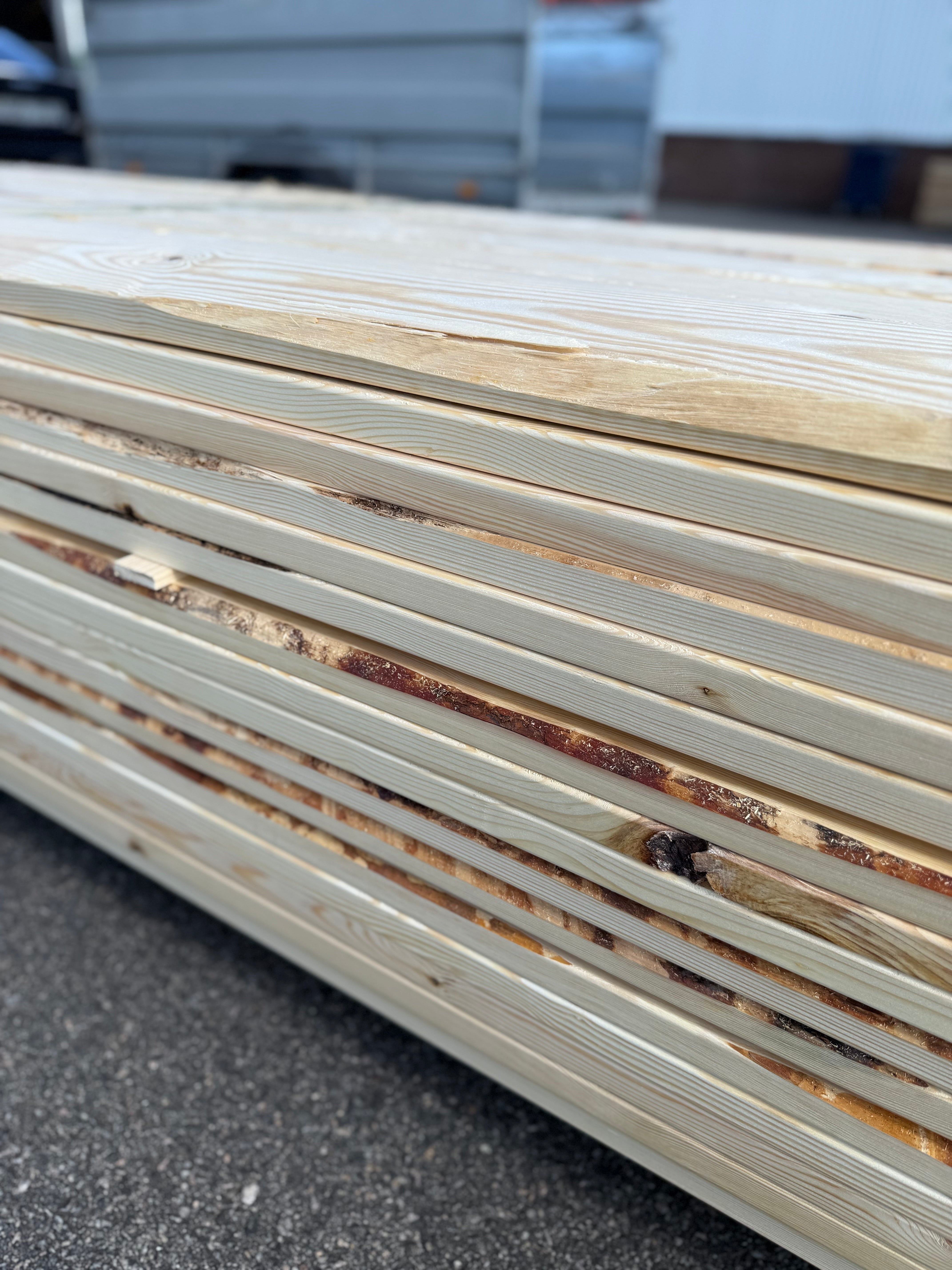 Paket Hyvlad 28x120mm 144st 4.50m – Andra sortering