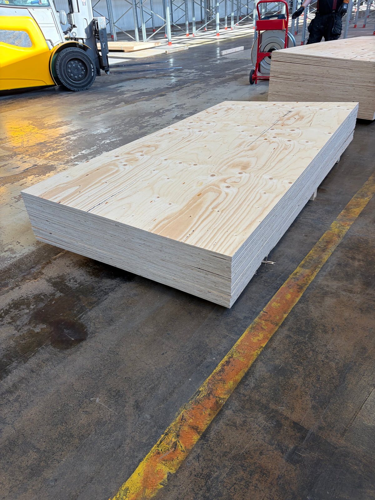 Paket Konstruktionsplywood 12×1200×2400 mm – 21 st