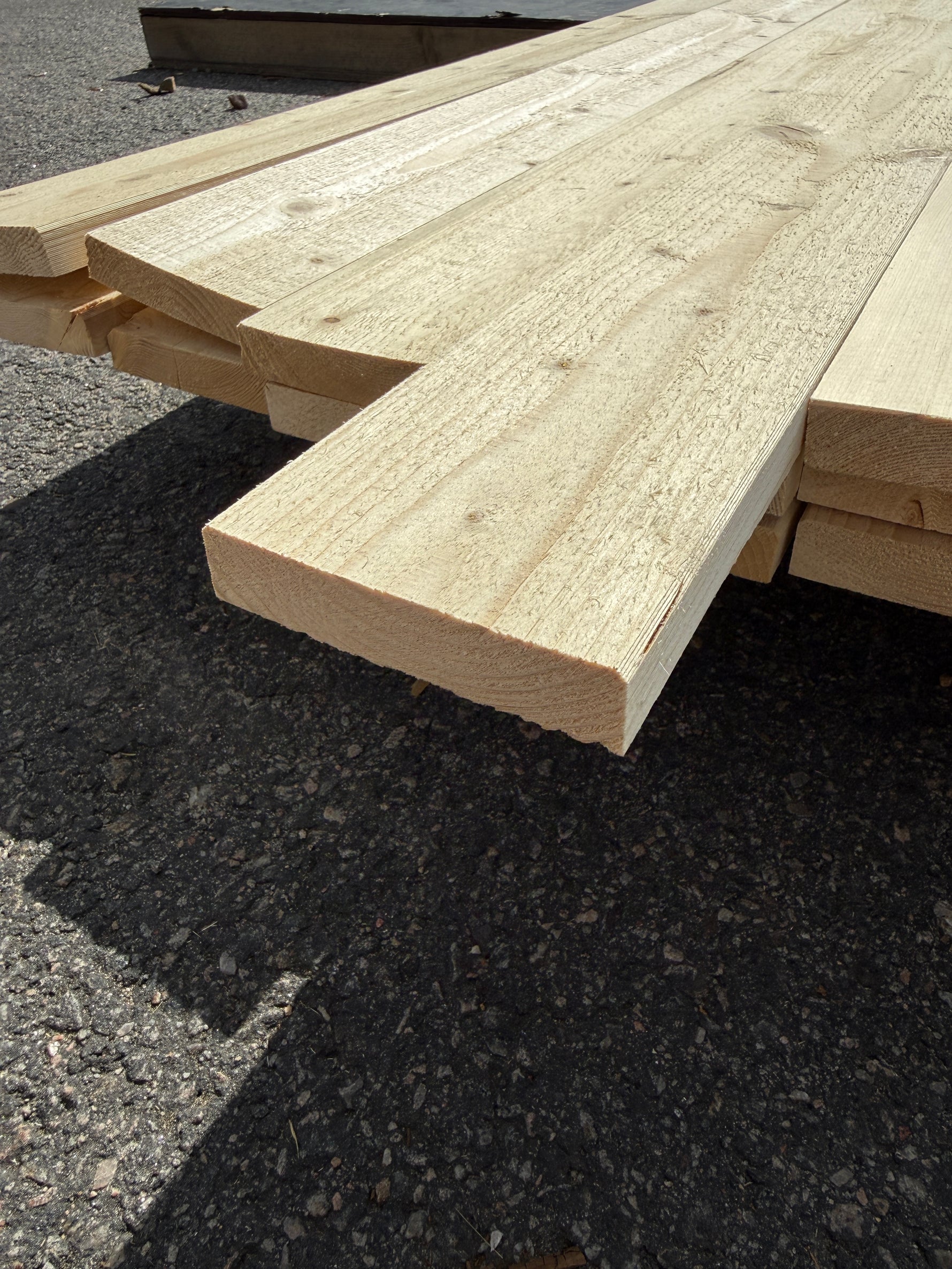 Paket Finsågade Brädor 22×105mm 5,10m 20st Obehandlad Gran