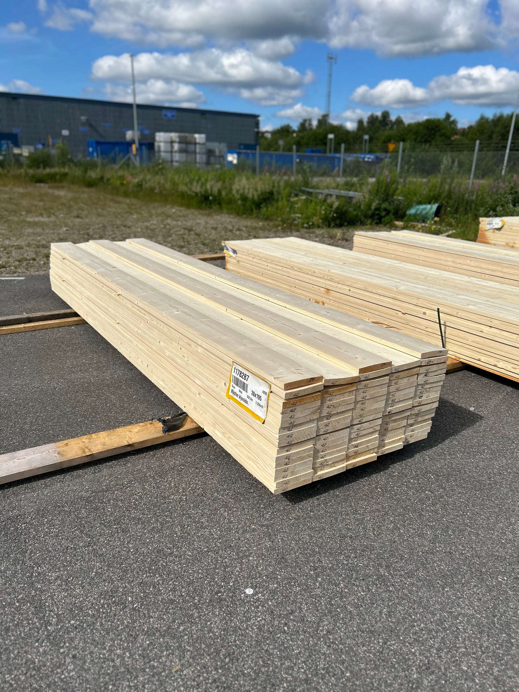 Paket finsågade Brädor 28x195mm 78st 4.20m Obehandlade