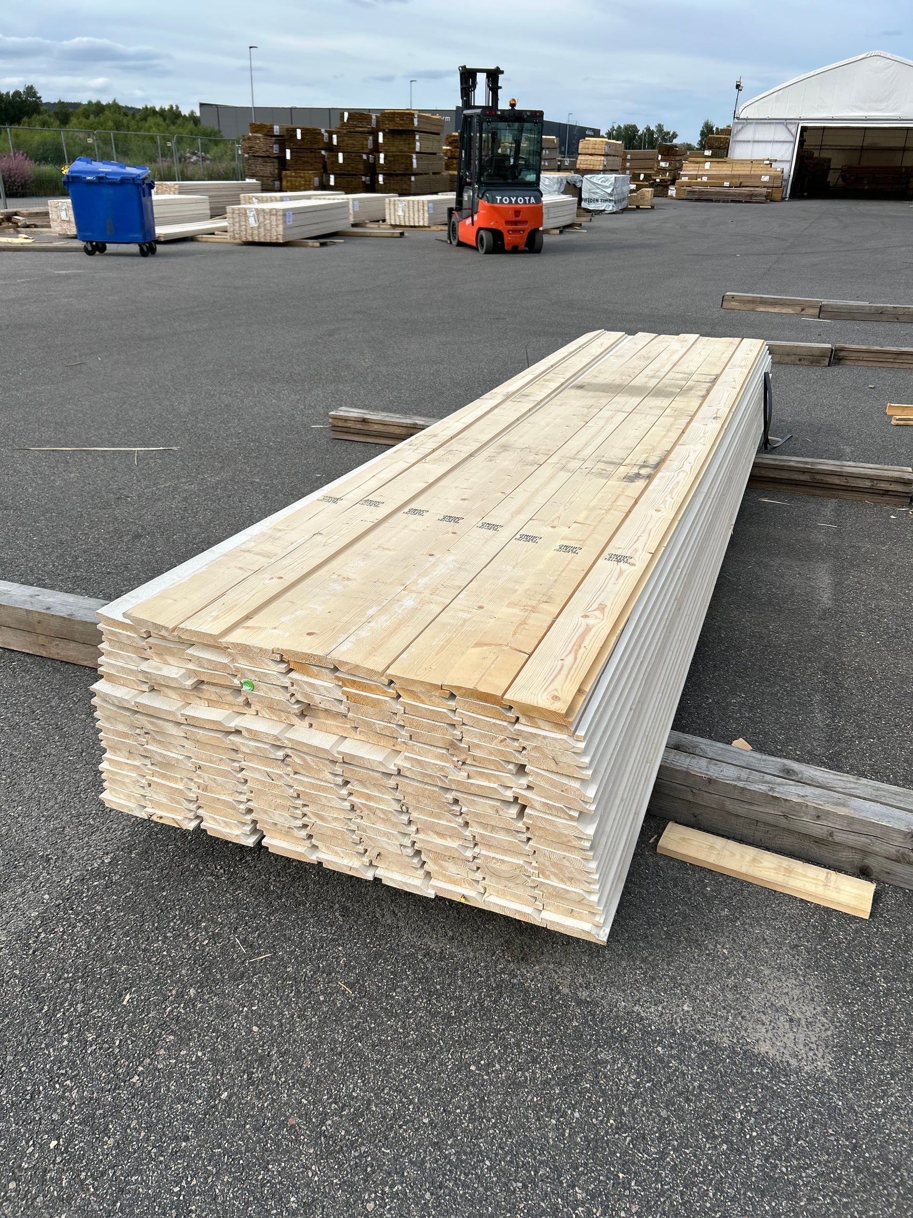 Paket Enkelfas Halvspont 22x120mm 4,20m 161st Grundmålad