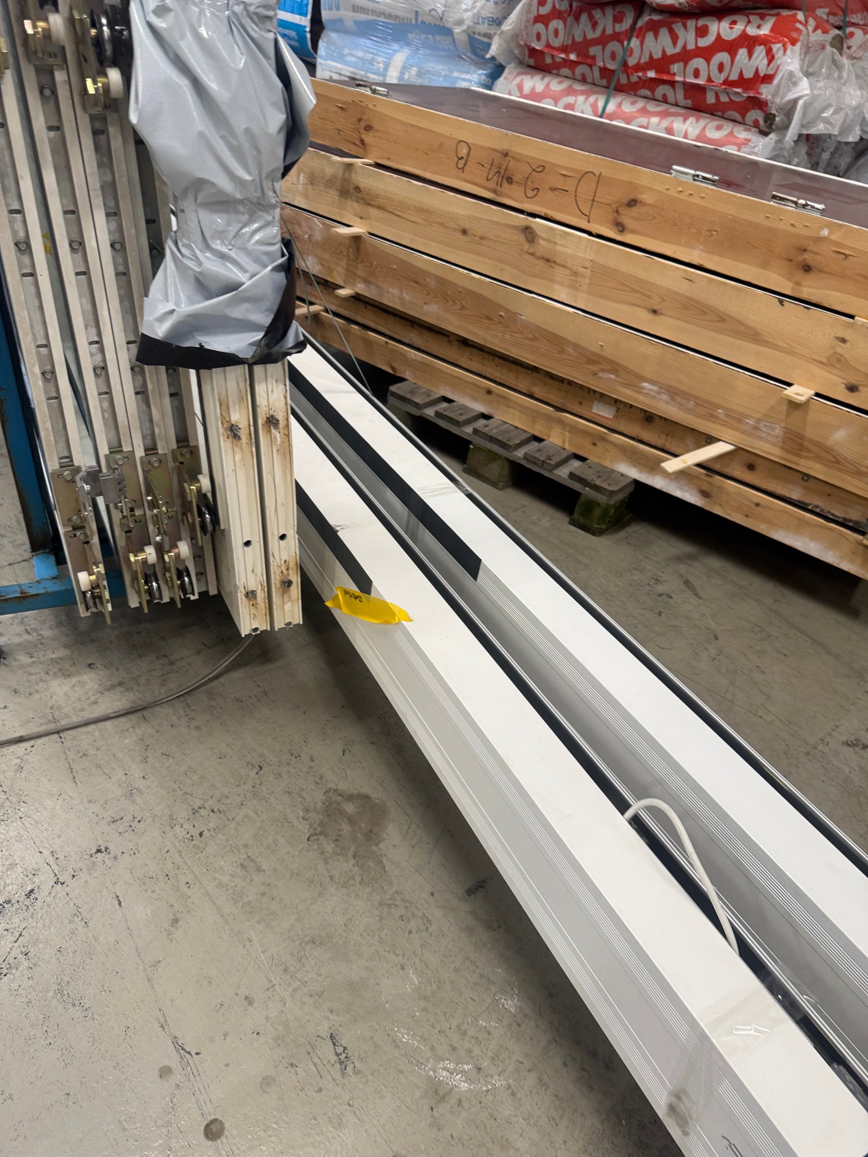 2 st Entréskjutparti – Besam (ASSA Abloy) - Spirec