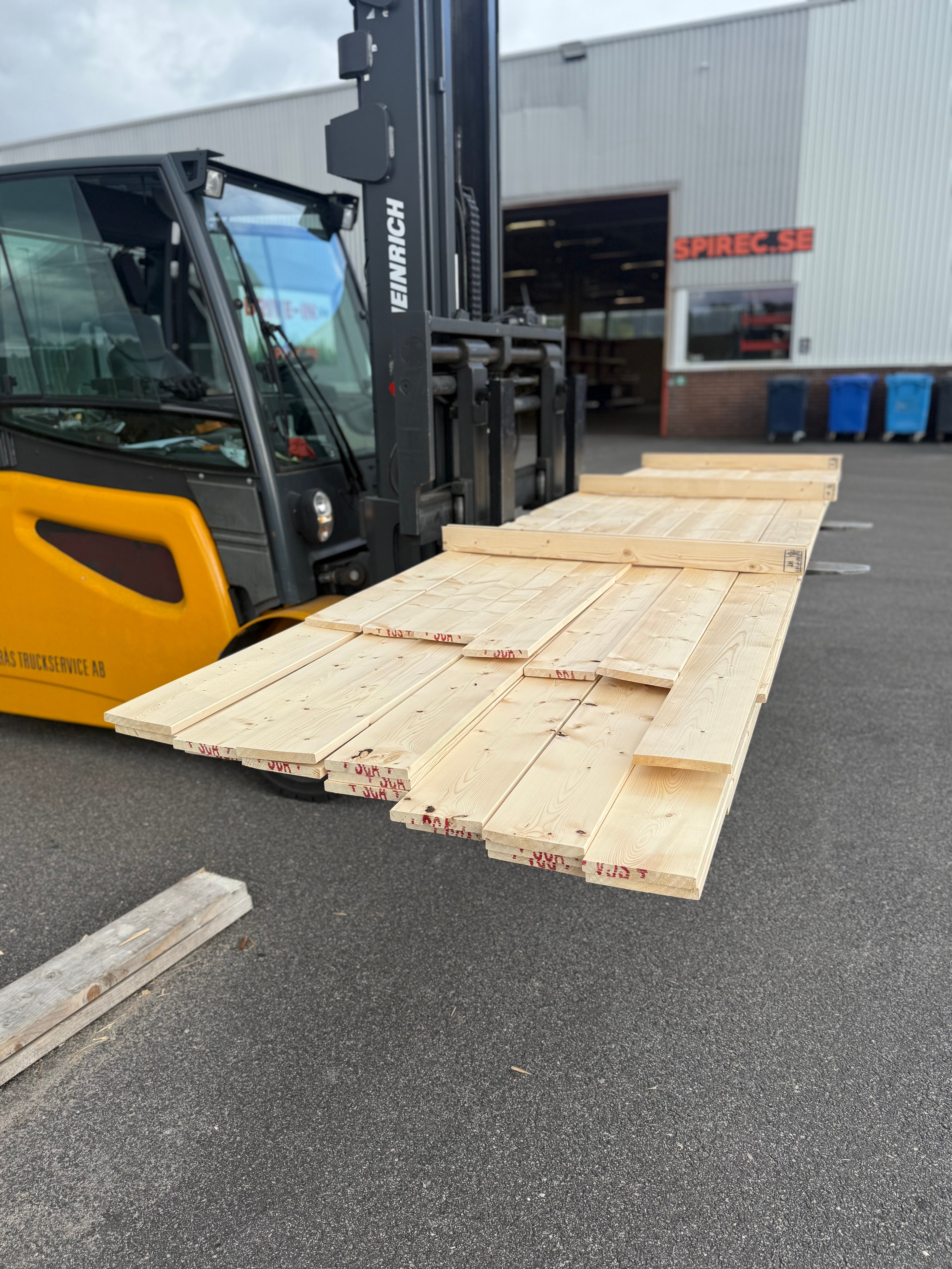 Paket Hyvlade Brädor 22x95mm – Gran Vrak