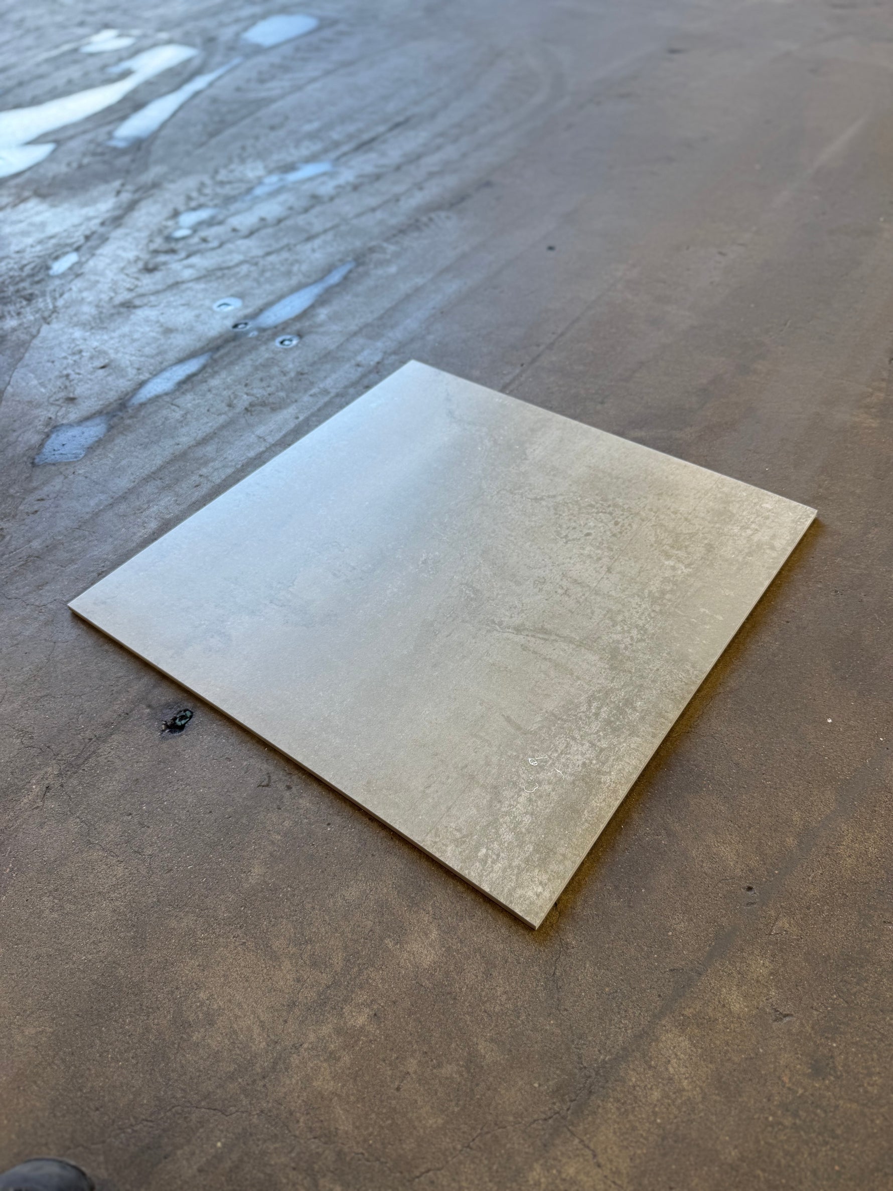 Parti Klinker Metall Silver Såg 60x60, 16 paket totalt ca 23m²