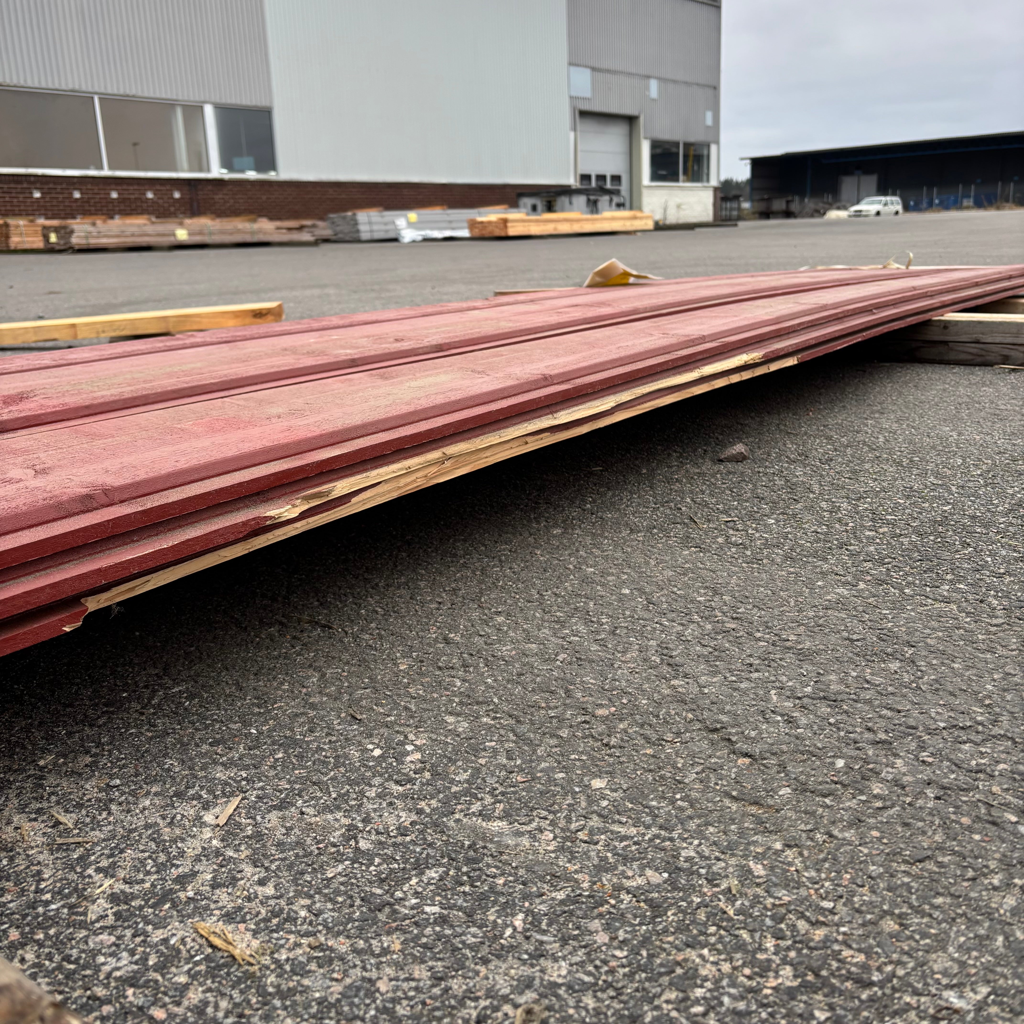 Paket Ytterpanel Falsad Enkelfas 24x147 mm – 14 st (5,10 m, Brandröd)