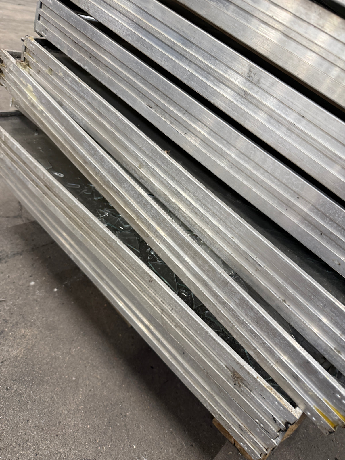 Parti Aluminiumfönster – 55 st (3- Glas)