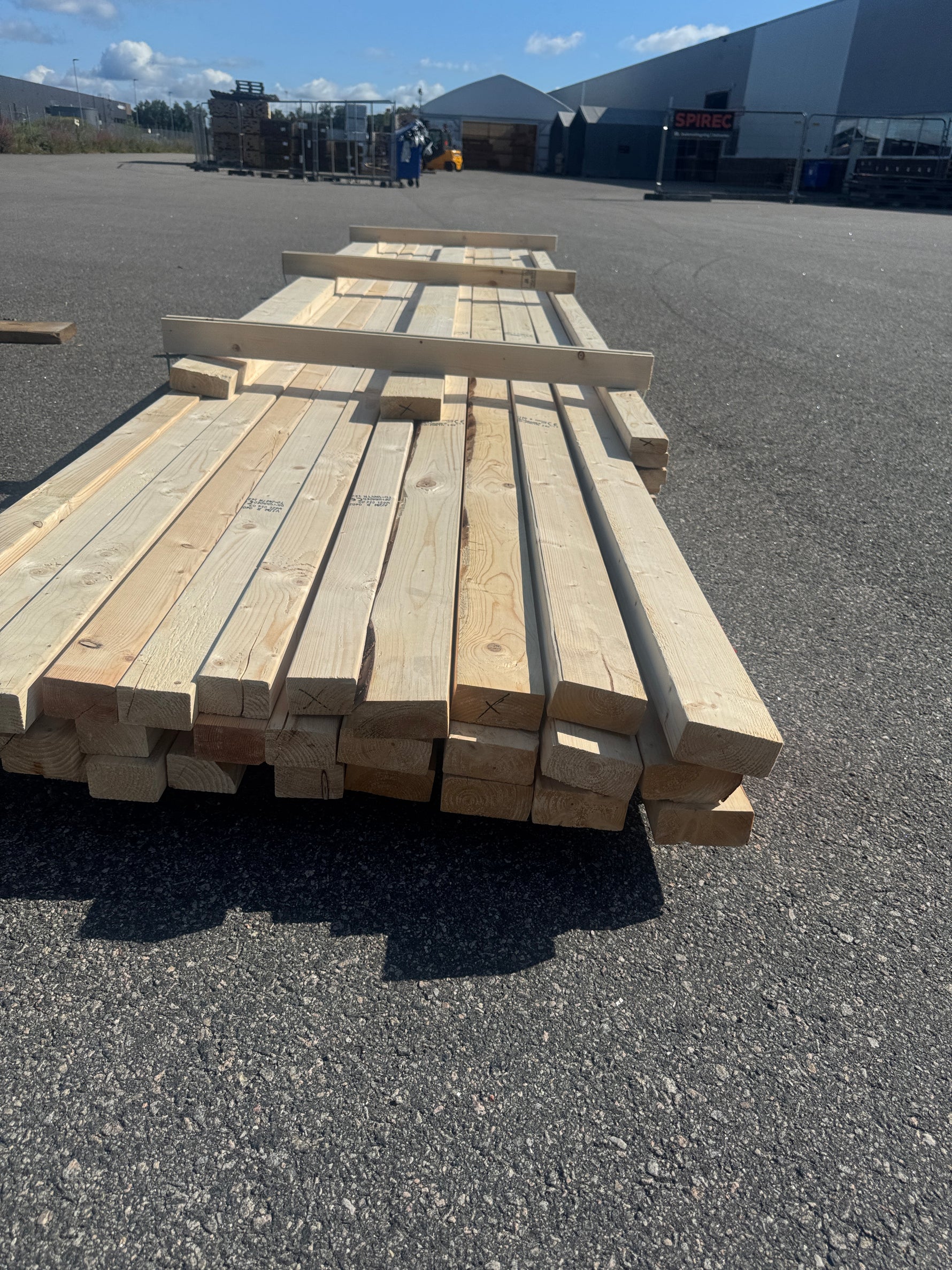Utsorterat Paket Reglar och Glespanel 3,60–4,80m Blandade Dimensioner