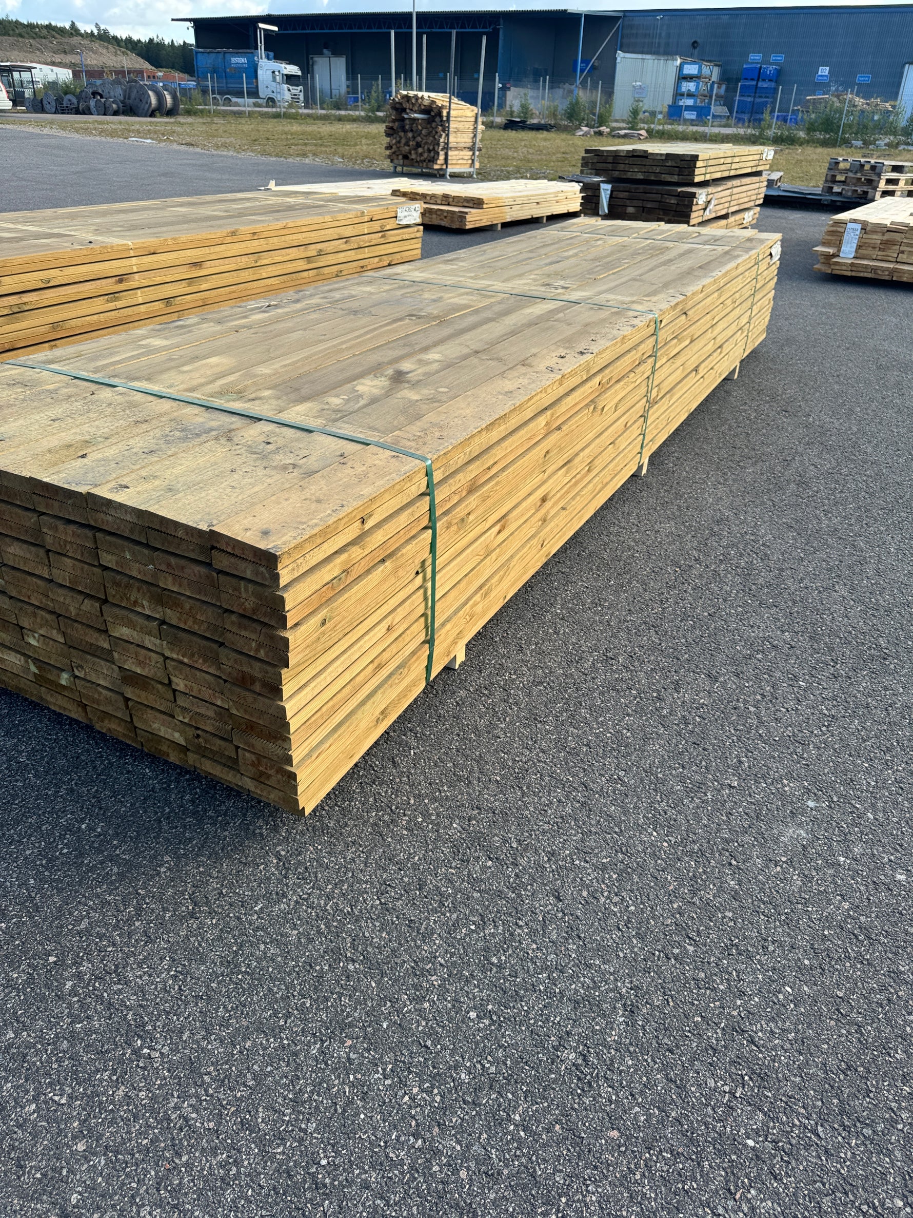 Paket Rillad Trall 28x120 – 144st – 4.20 m – NTR AB A-sortering