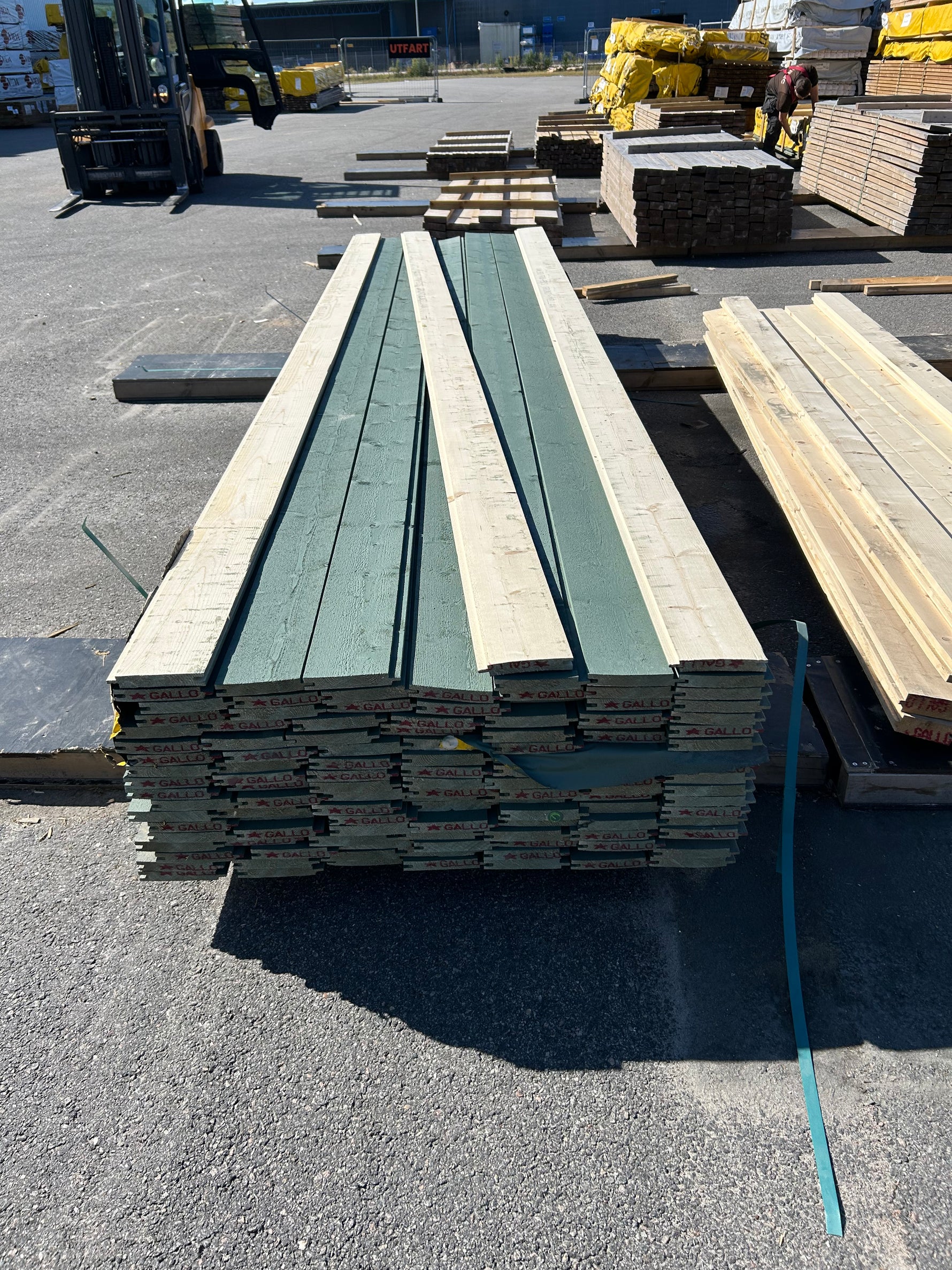 Paket Spontad Spårpanel 22x145mm 4,20m 121st Gran- Mellanstruken