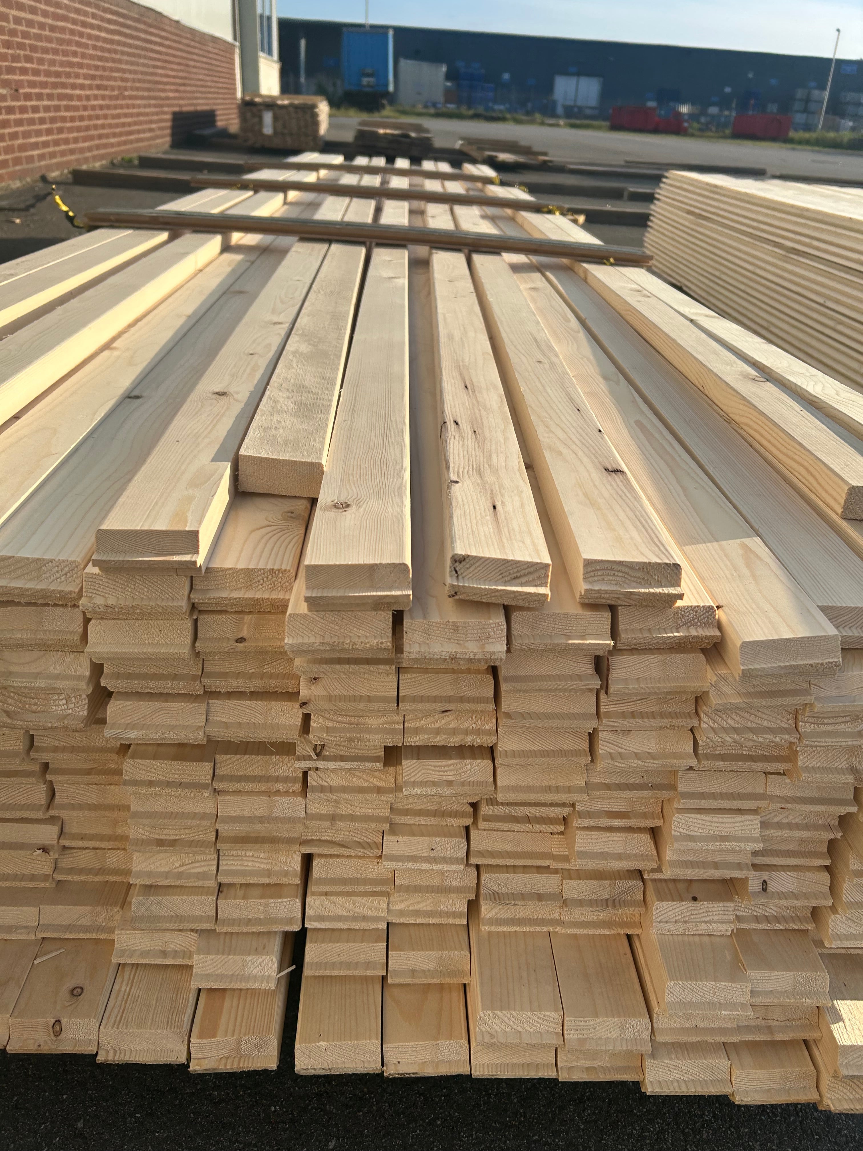 Paket Glespanel 28x60 – 200st (4.50 m) – Ändspontad – Obehandlad