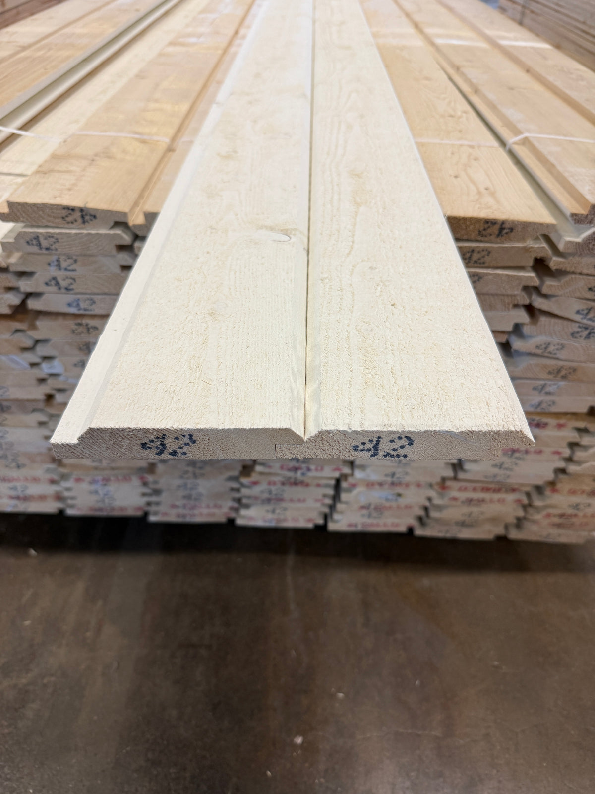 Paket Dubbelfasspont Grundmålad 22×120 mm – 4,20 m – 180 st