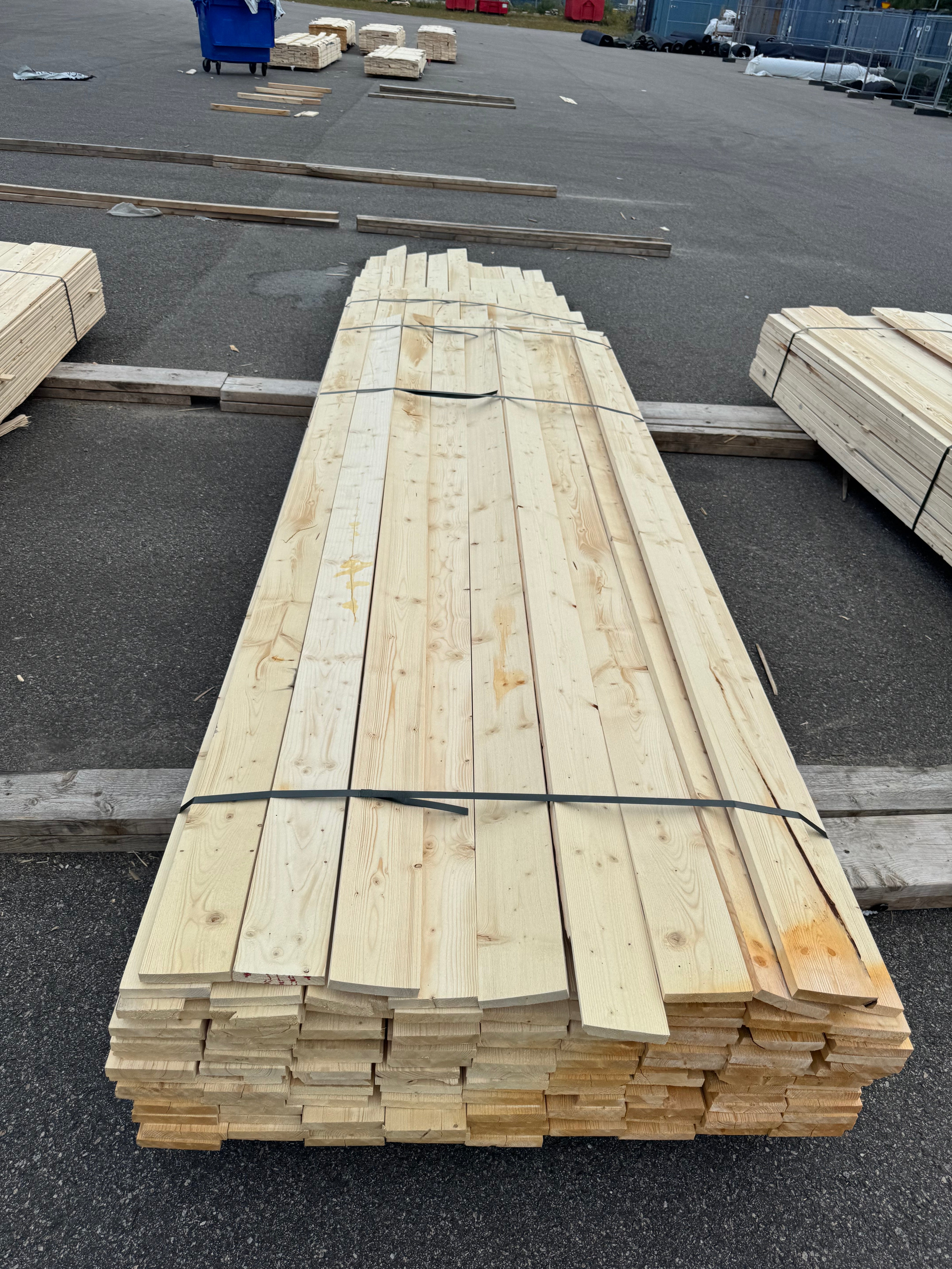 Paket Finsågad Panel 22x120mm 137st 2.99–5.40m – Andra sortering