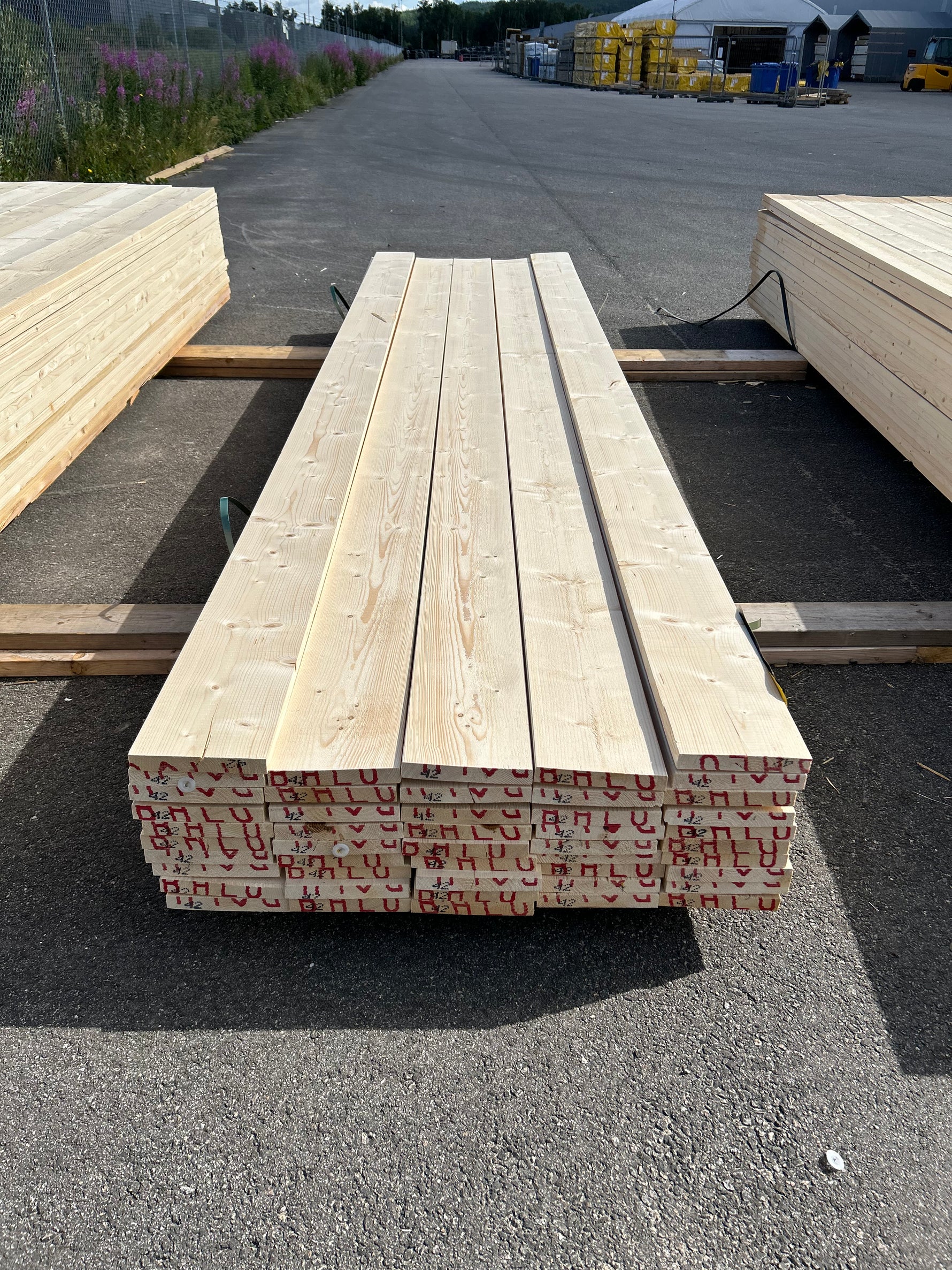 Paket Finsågade Brädor 28x195mm 4,20m 47st Obehandlade