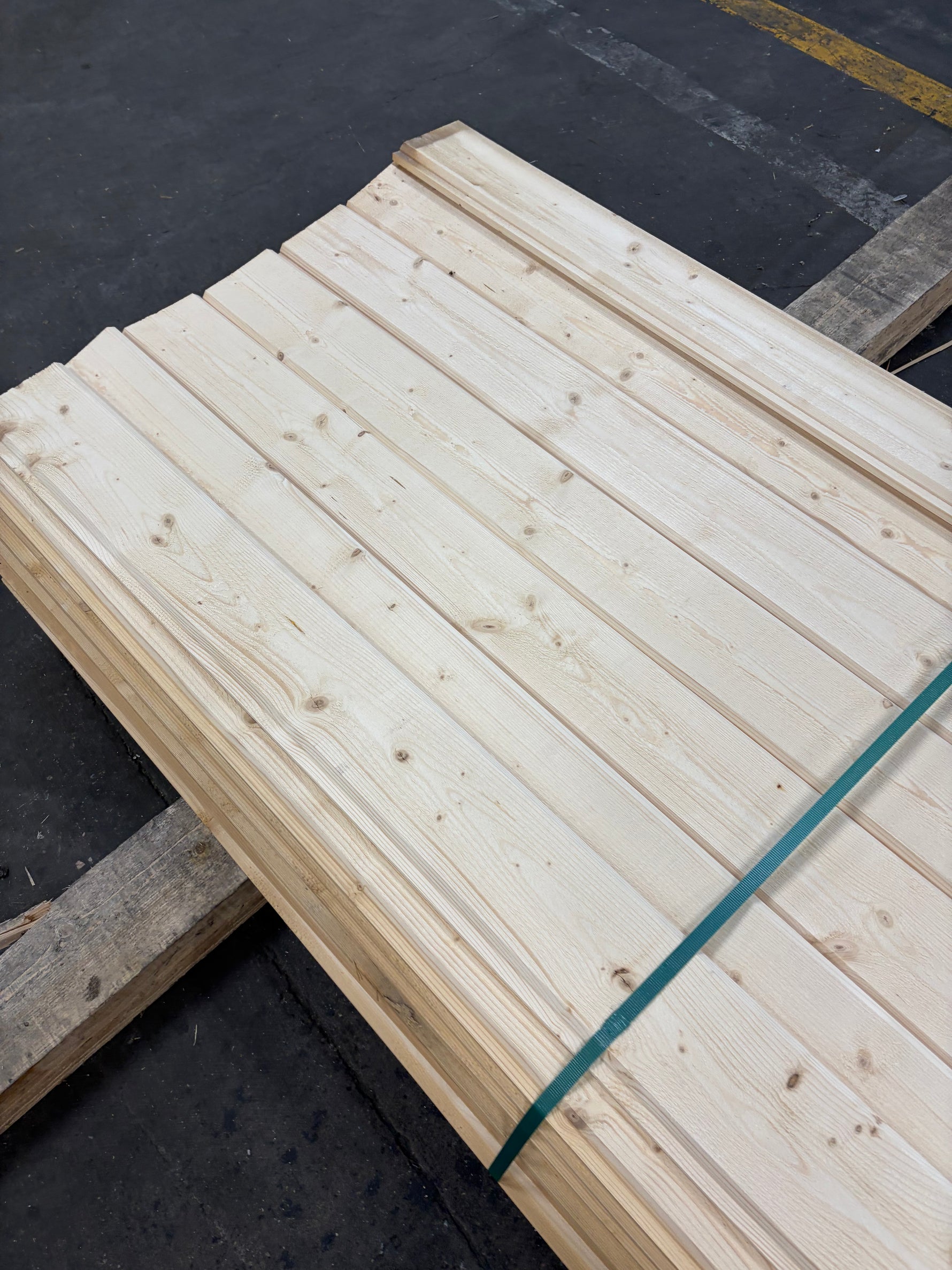 Paket Ytterpanel Dubbelfas 22x145mm, 4,2 m – 79 st- Obehandlad