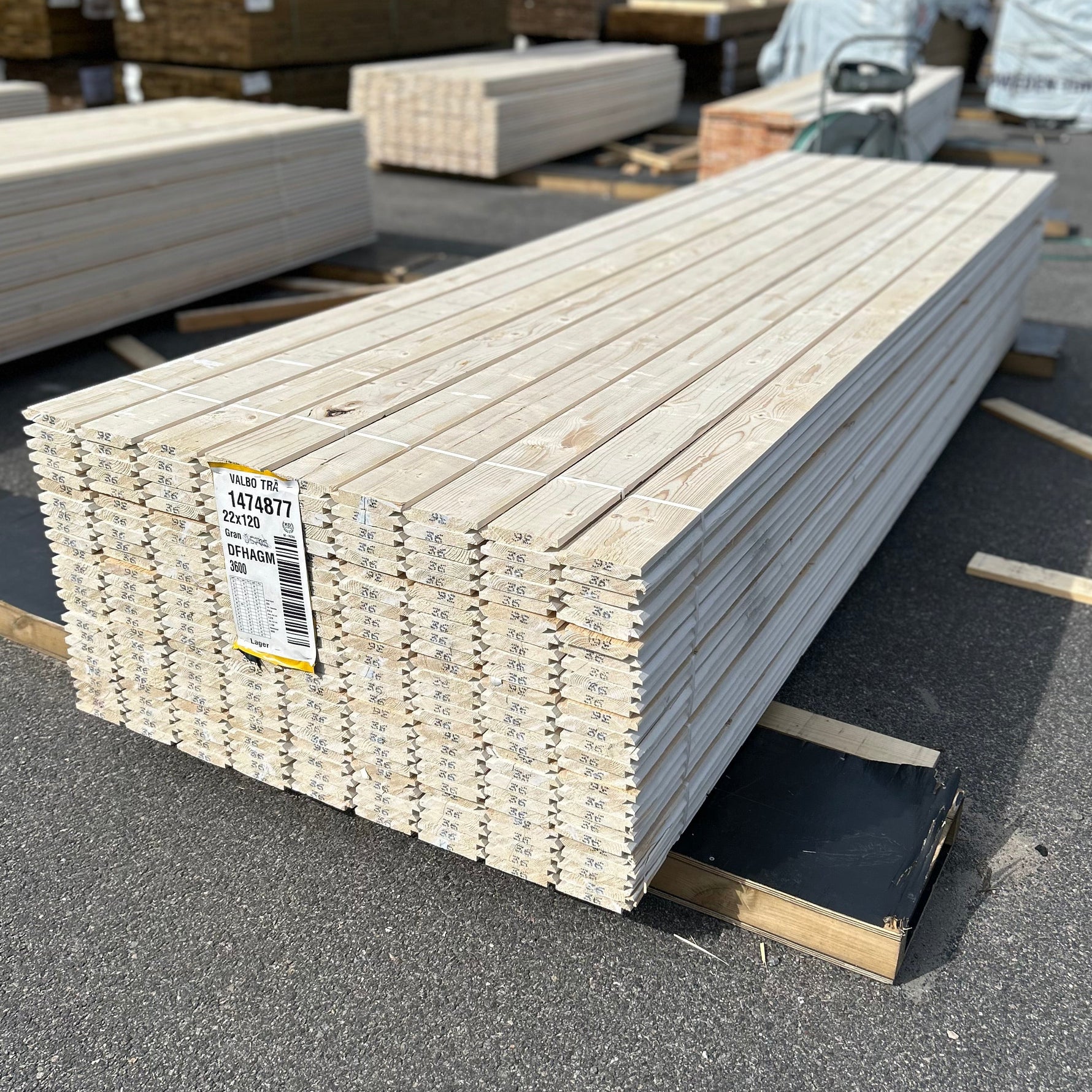 Paket Dubbelfas Halvspont 22x120mm 3,60m 225st Grundmålad