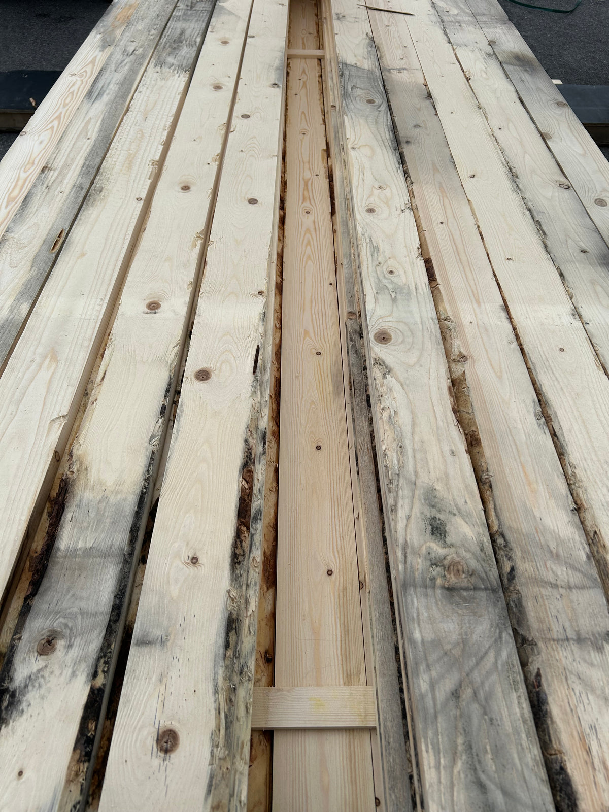 Paket Råsågade Brädor 22x95mm 3,00m 275st (fuktskadat)