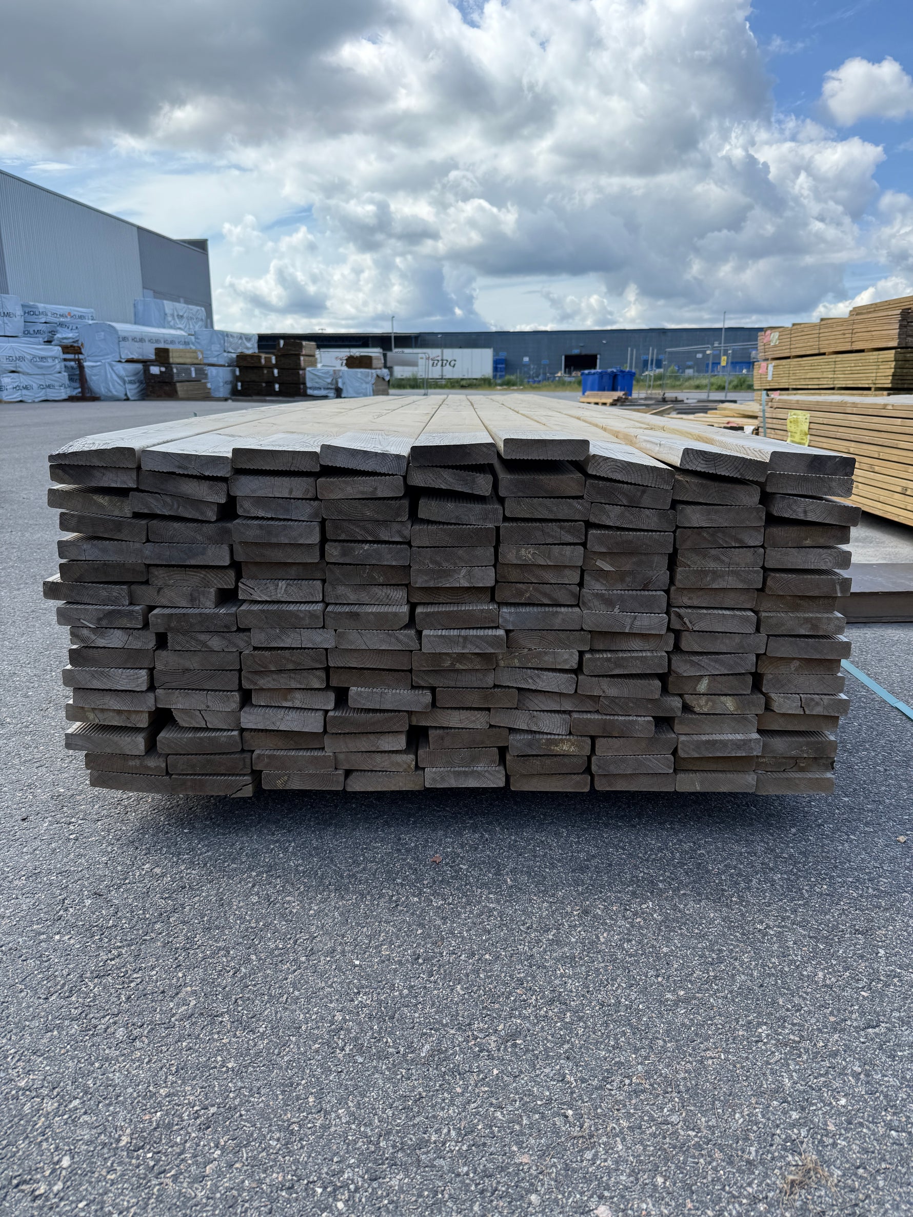 Paket Tryckimpregnerad Rillad Trall 28x120mm, 144st 5.10m- Väderbitet