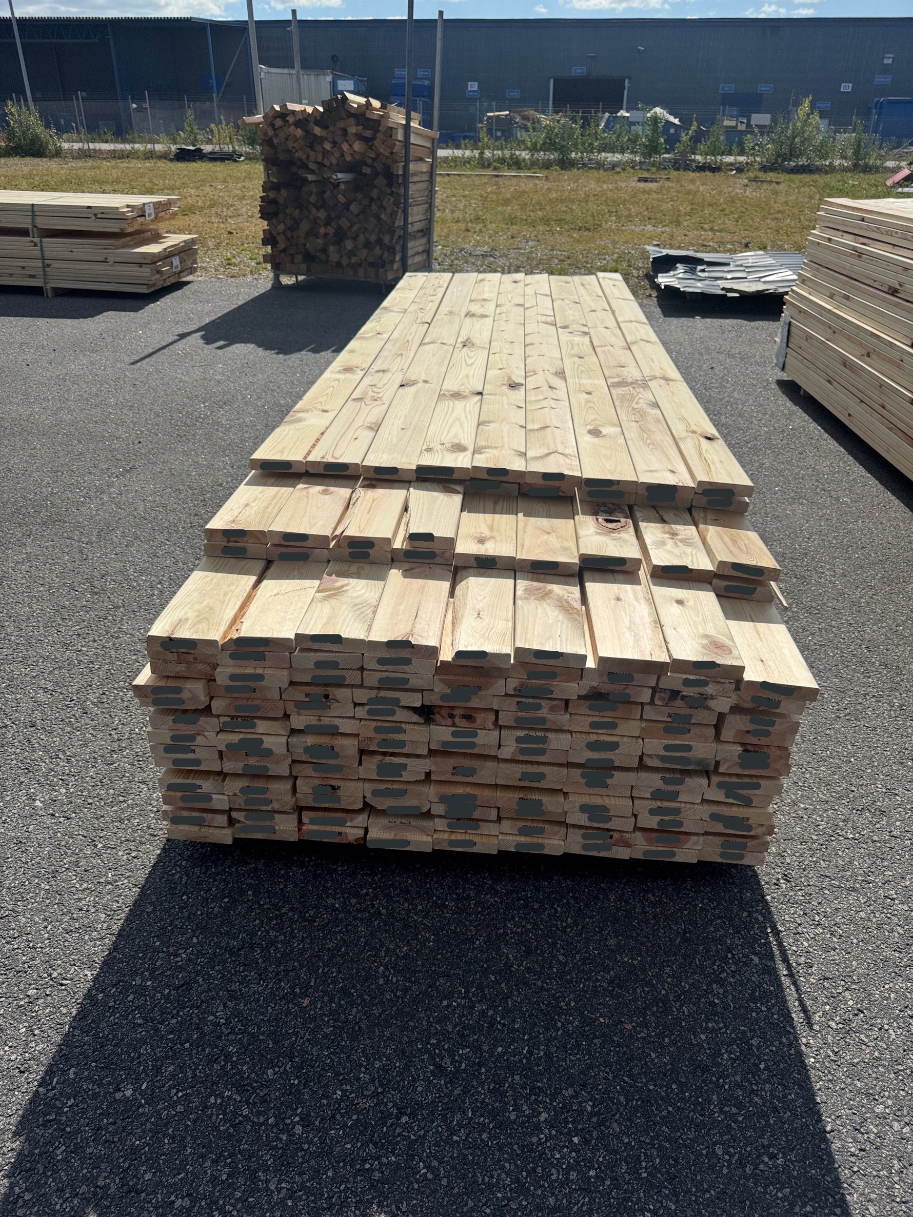 Paket Hyvlad 28x120 – 144st – 3.00–3.60 m – ANDRASORTERING