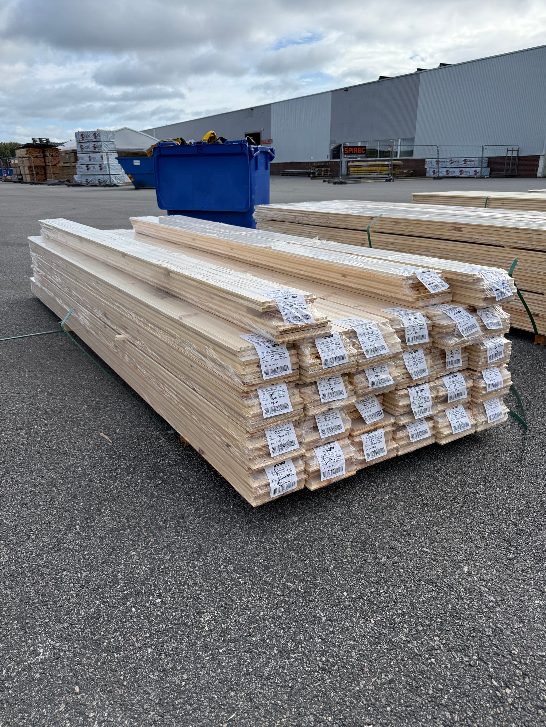 Parti Massivt Furugolv Borstad Ljusgrå Ekonomi 25x160 mm – 51,92 m²