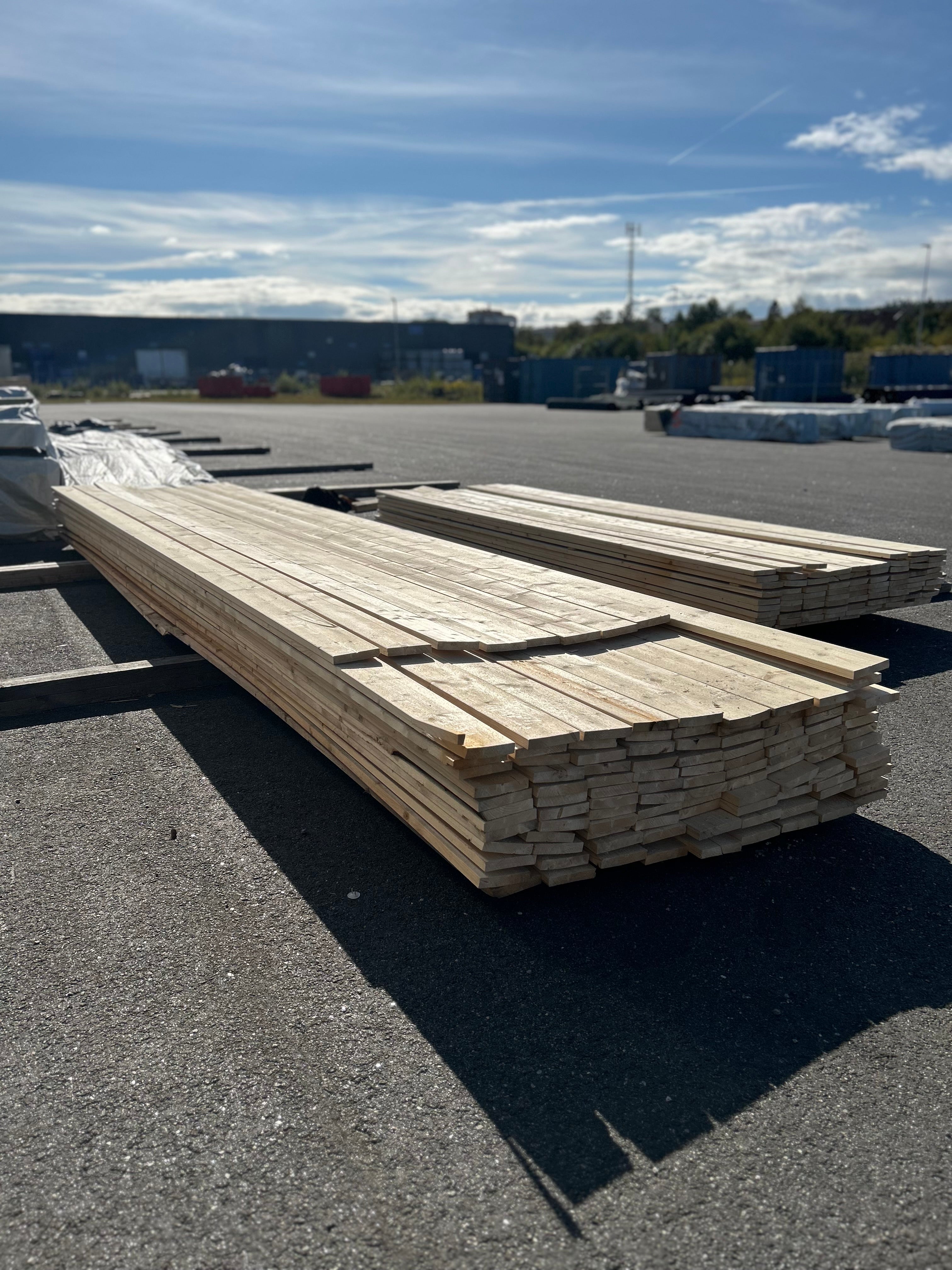 Paket Finsågad Panel 22x120mm 112st 4.80–5.40m – Andra sortering
