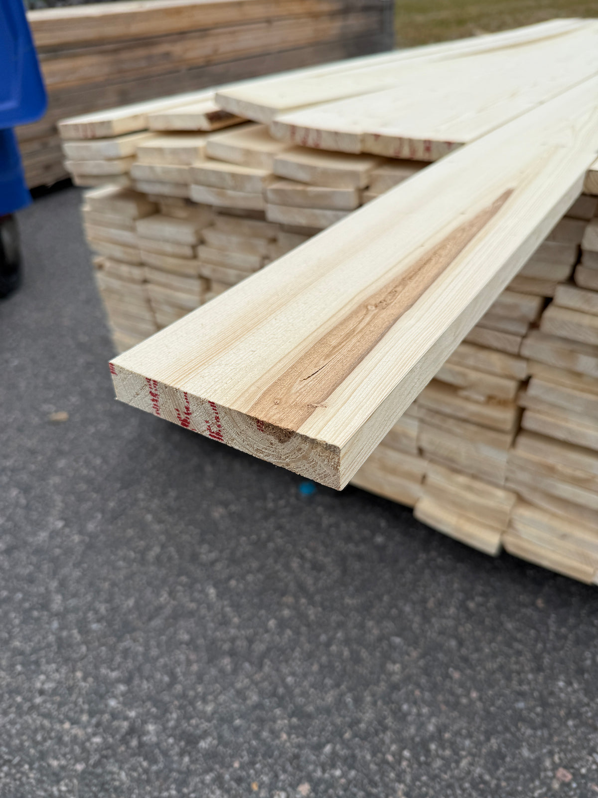 Paket Finsågade Brädor 22x120 mm – 3,00–3,60 m (Andra sortering)