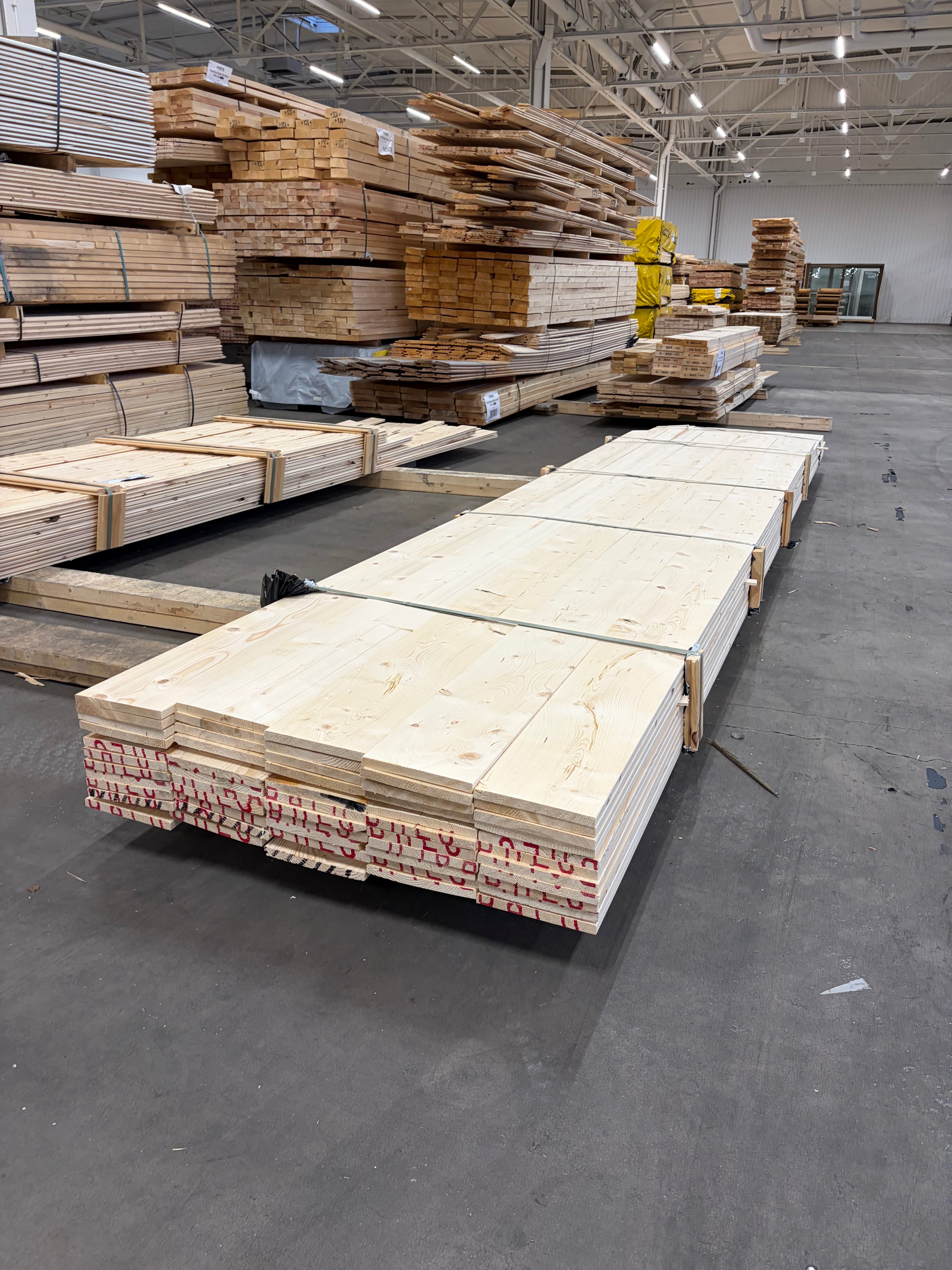 Paket Brädor Runtomhyvlat 4-fas – 55 st (4,2–5,1 m, Gran, Utskott)