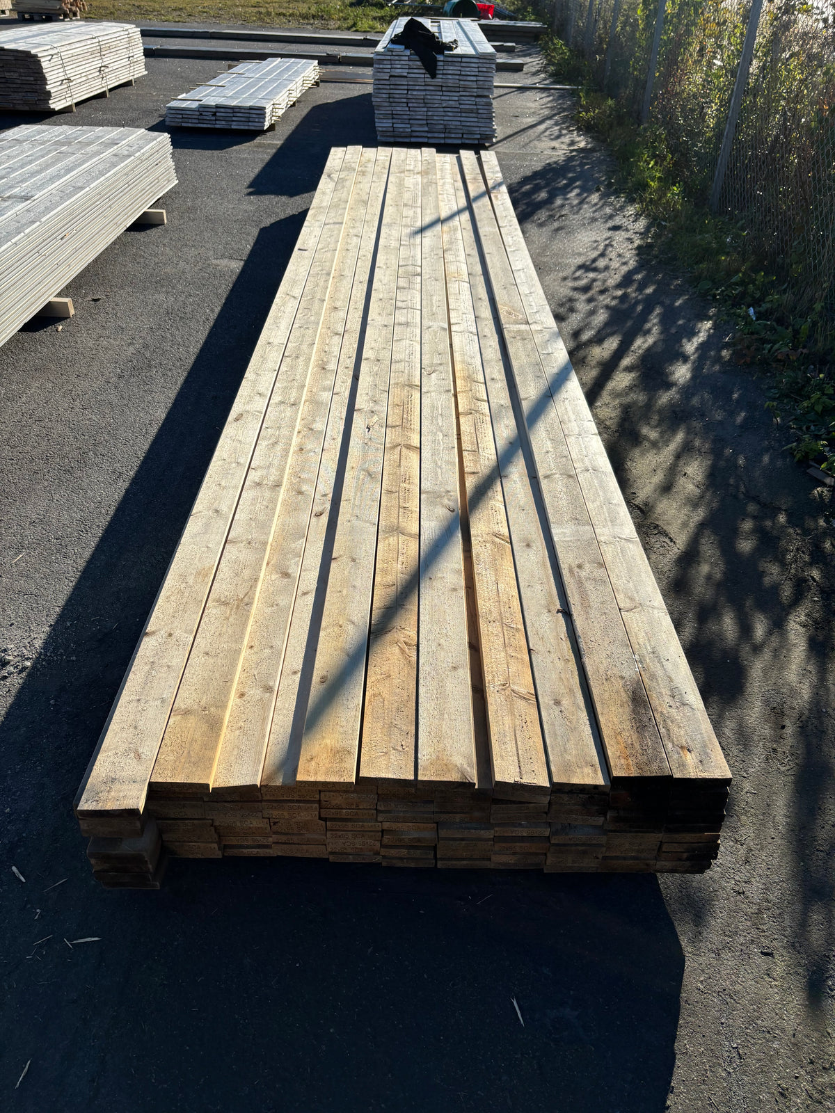 Paket Finsågade Brädor 22x95mm 5,40m 108st (Fuktskadat)