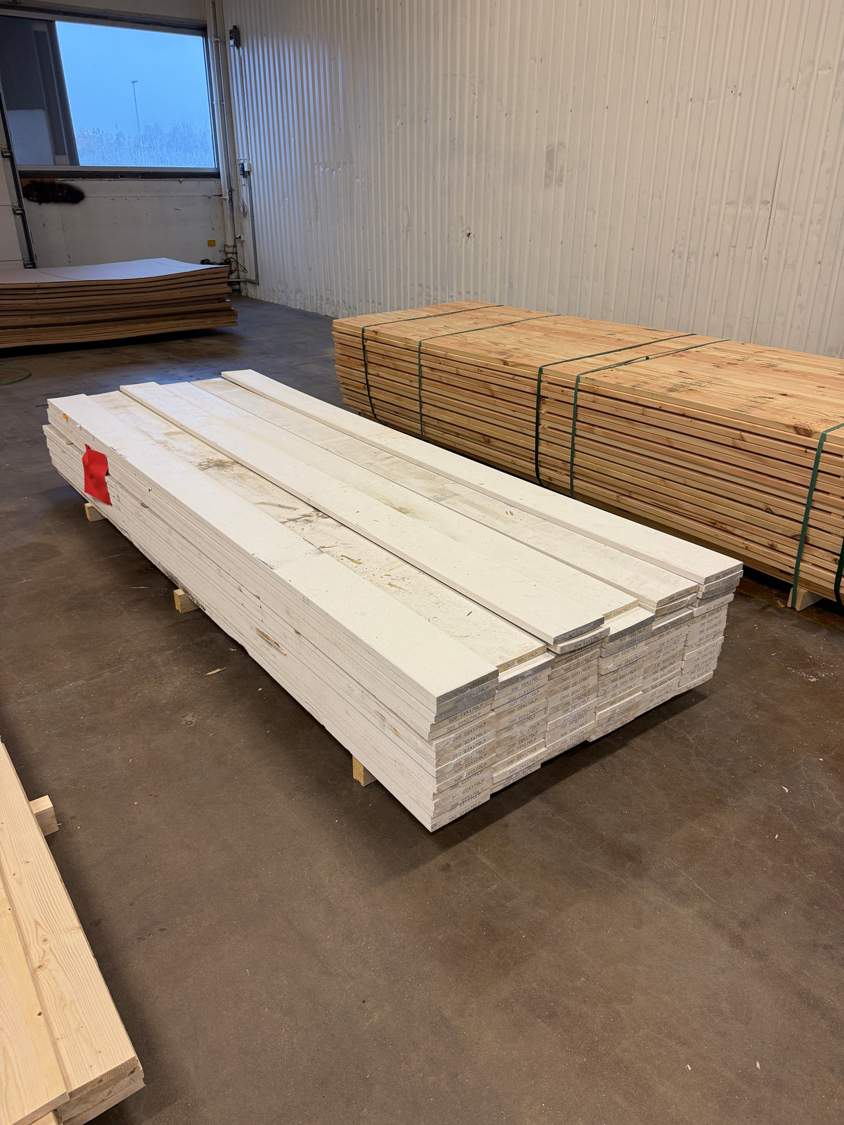 Paket Finsågade Brädor Grundmålade 22×170 mm – 3,00 m – 93 st