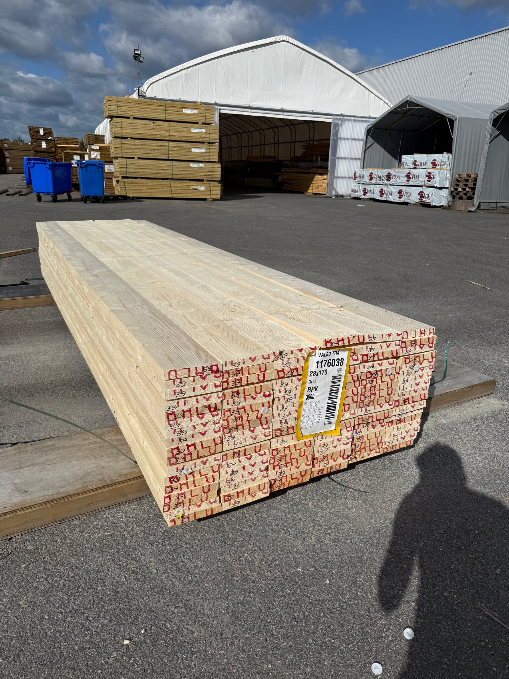 Paket Finsågade Brädor 28x170mm, 102st 3,90m (revor)